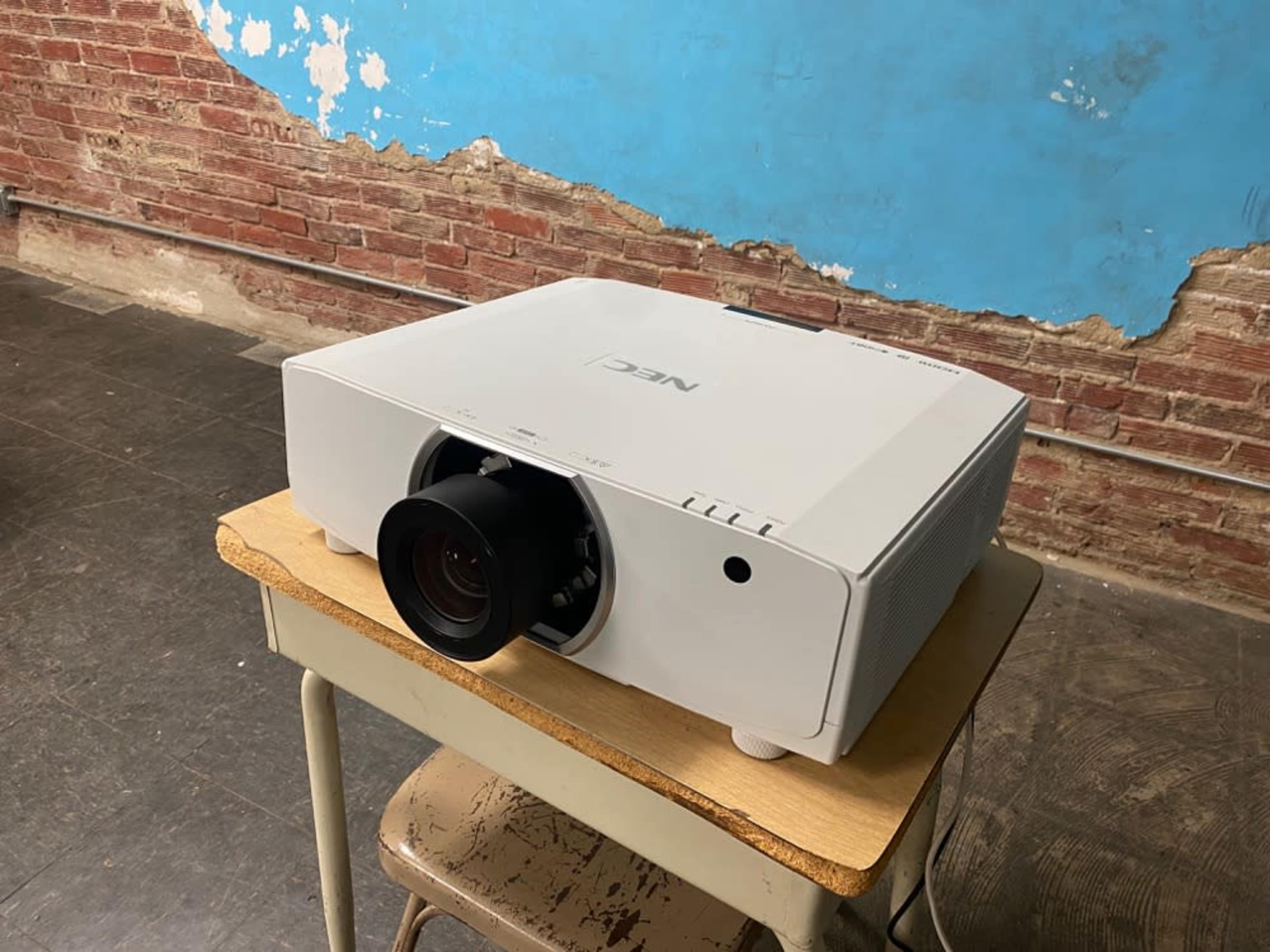 Video projector