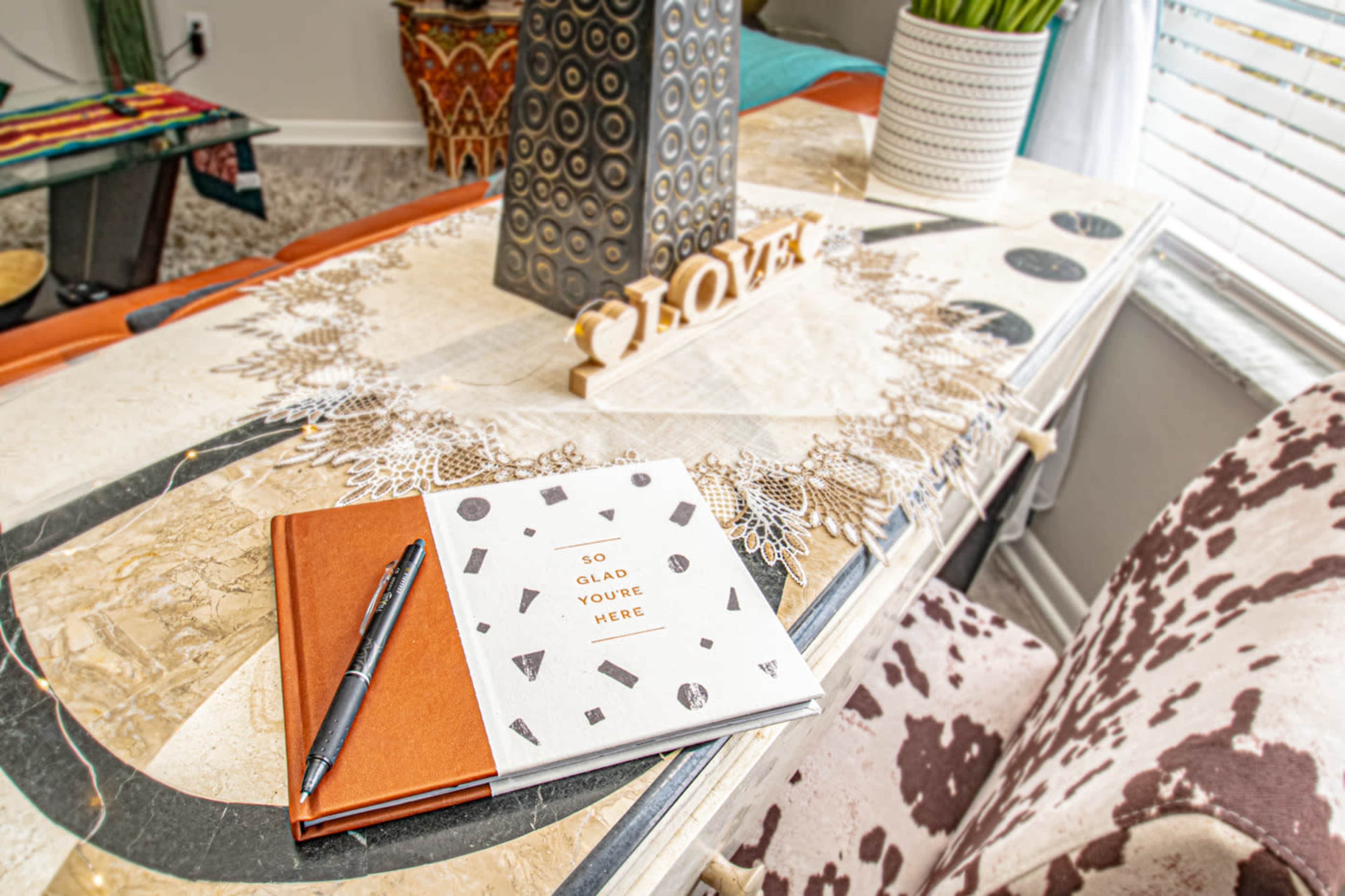 Charming Eclectic Duplex for Film Shoots, Interviews, and Small Gatherings Image in Trotwood, Dayton, OH