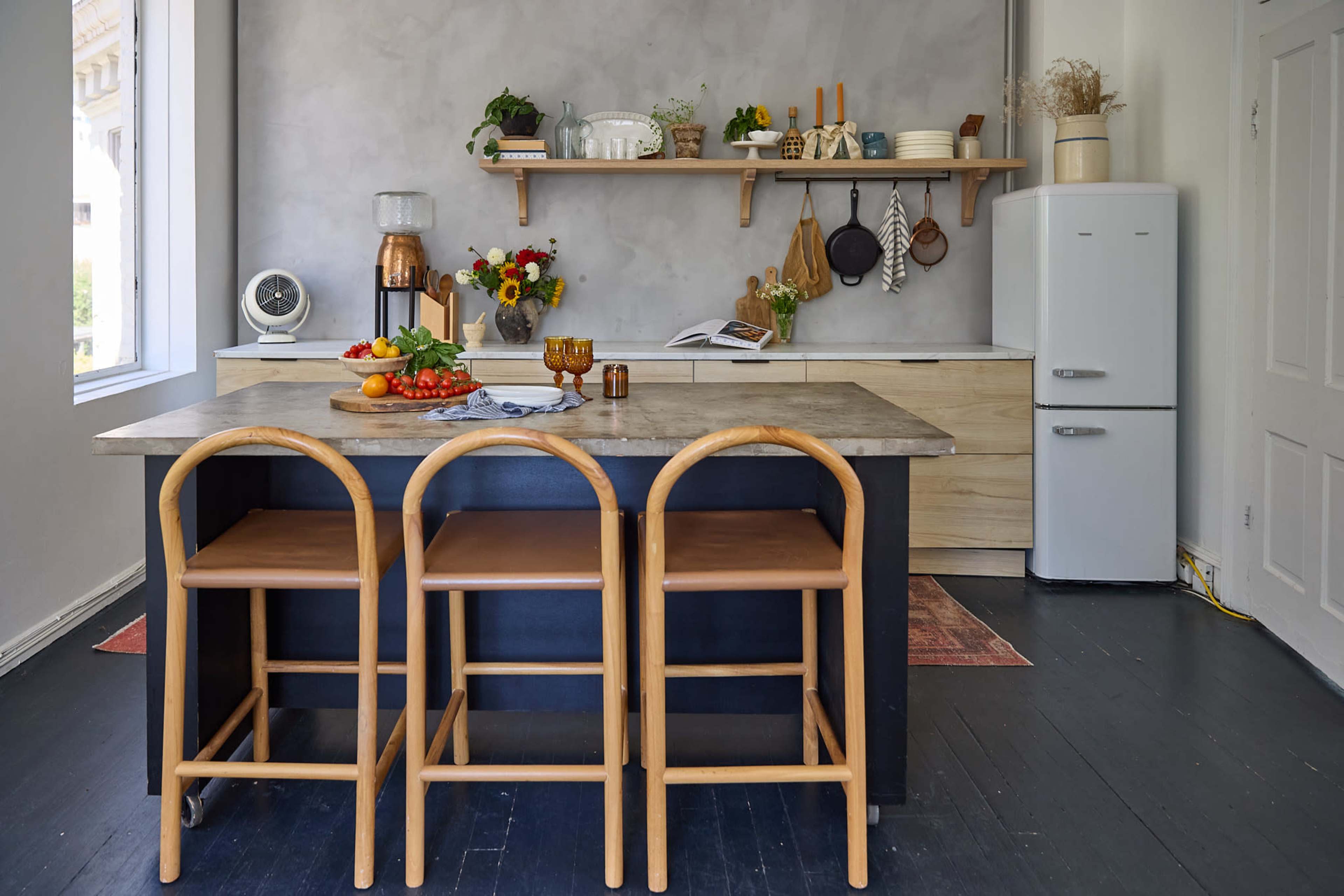 Downtown Studio built in 1870 with natural light, arched windows, and original charm Image in Downtown Austin, Austin, TX