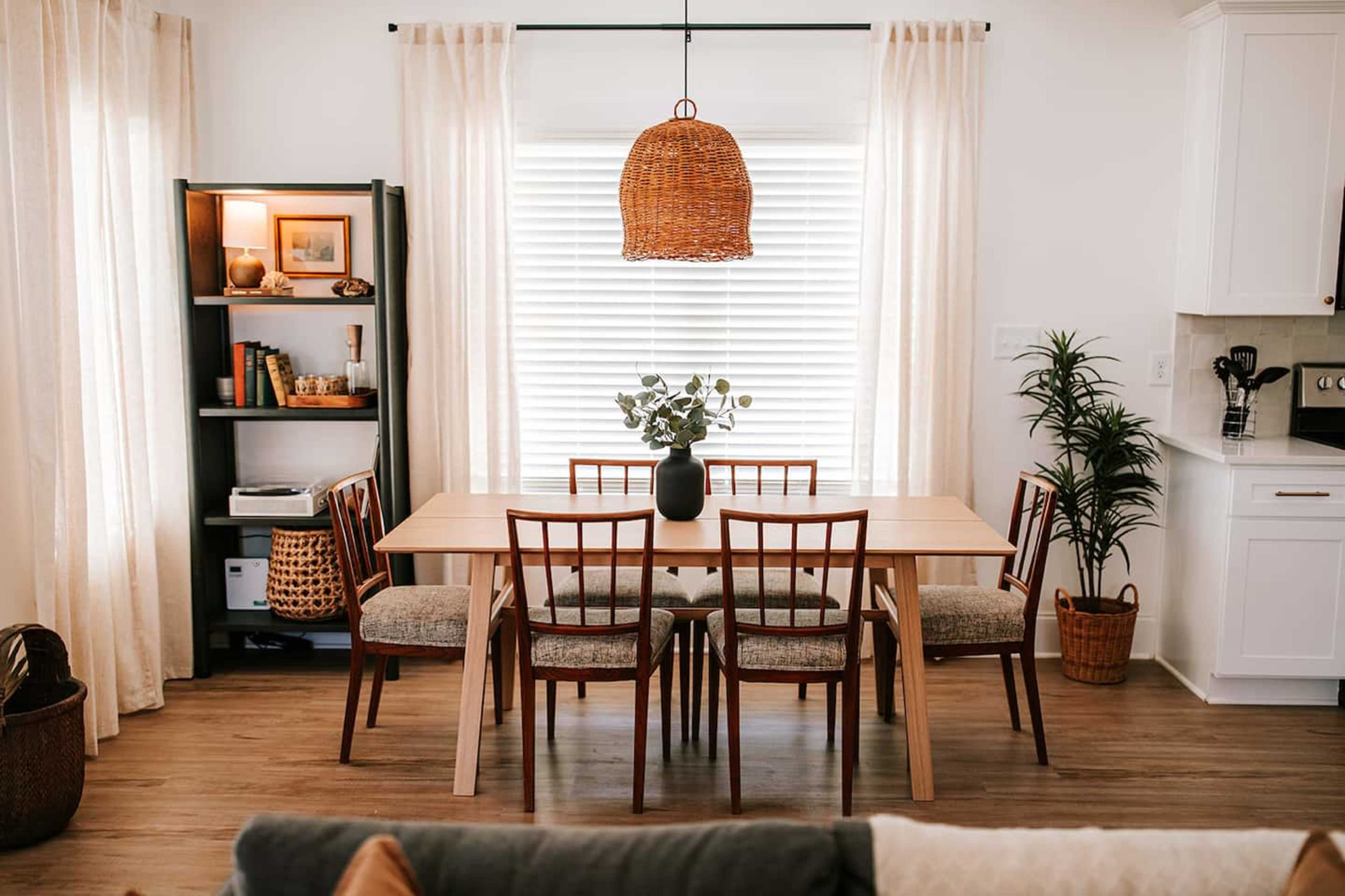 Modern 4BR Retreat by MHM Luxury Properties Image in Athens, Athens, GA