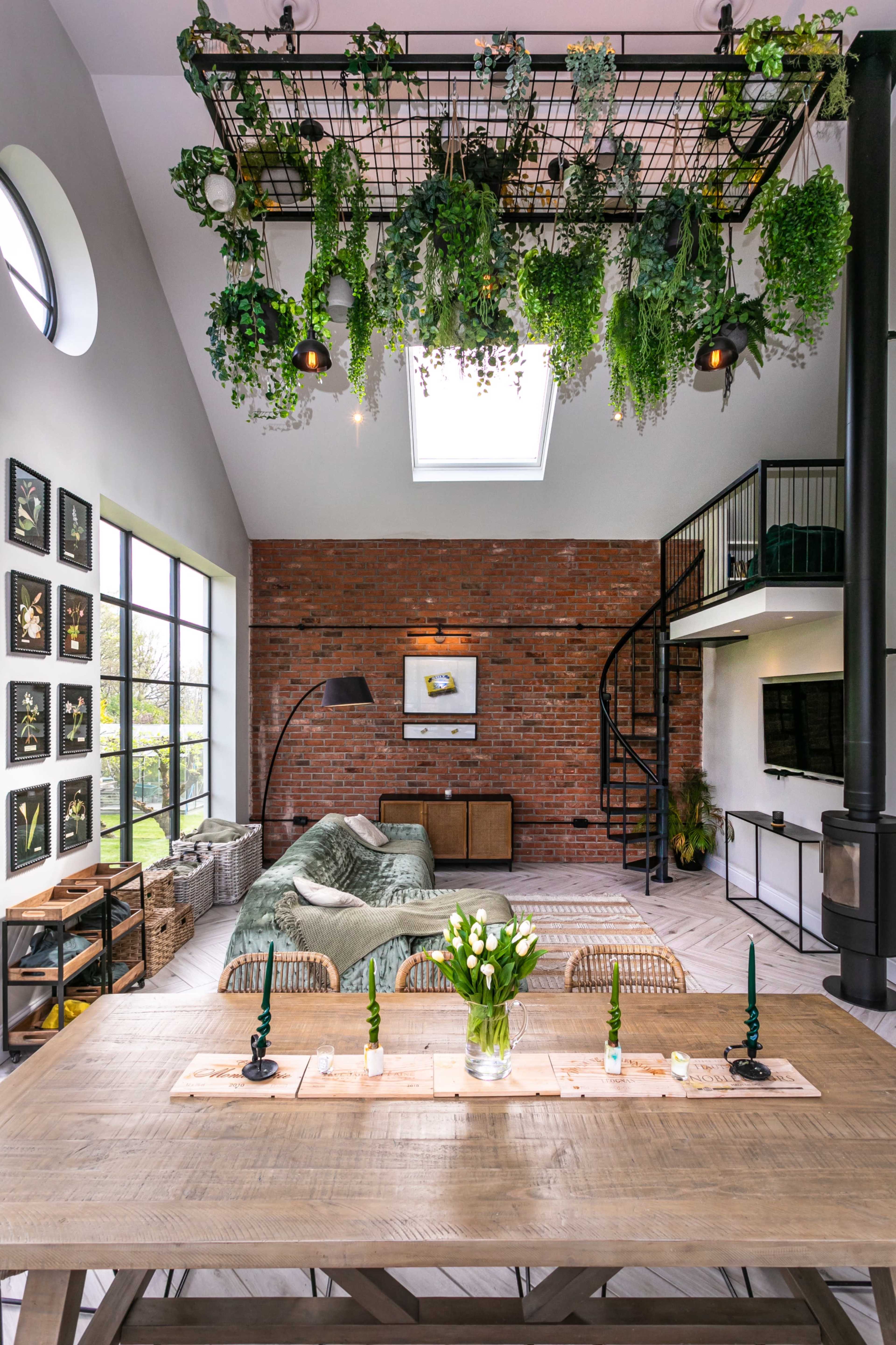 Large Victorian Stylish 6 bedroom family open plan house crittall extension in Manchester Image in Disley, Manchester, ENG
