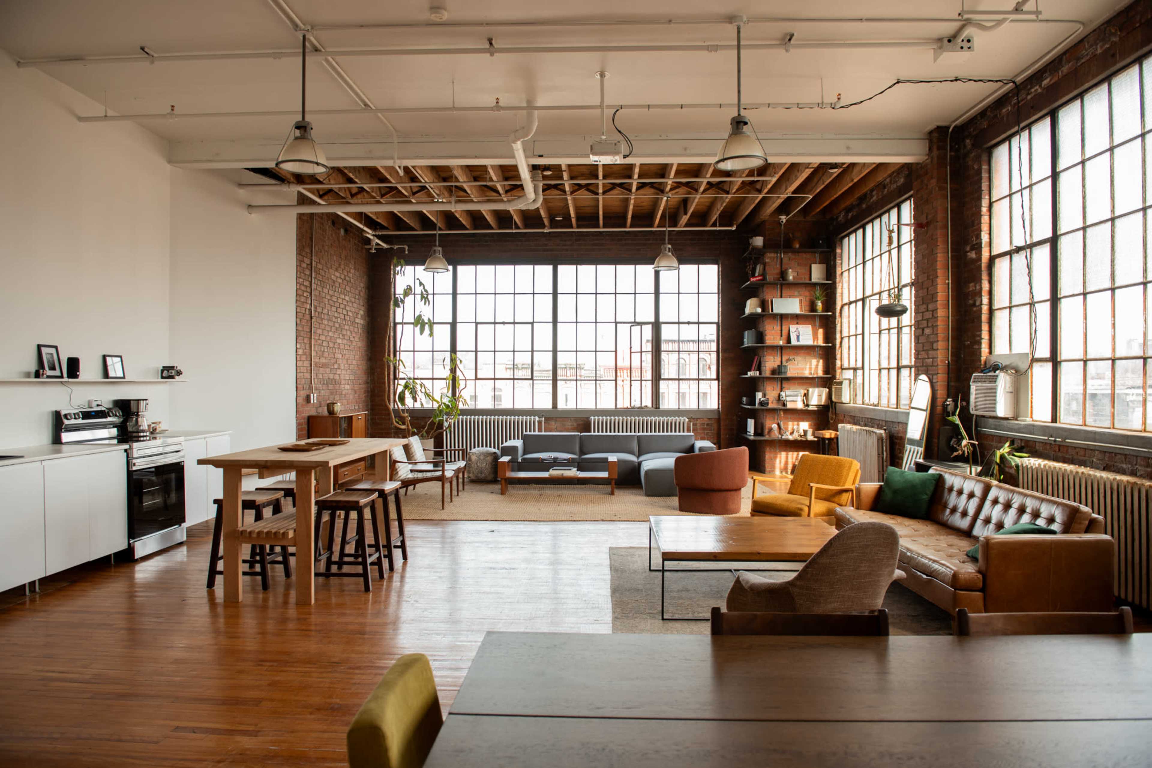 Modern Loft Meeting Space with Full Kitchen Perfect for your next Offsite Image in Niagara, Toronto, ON
