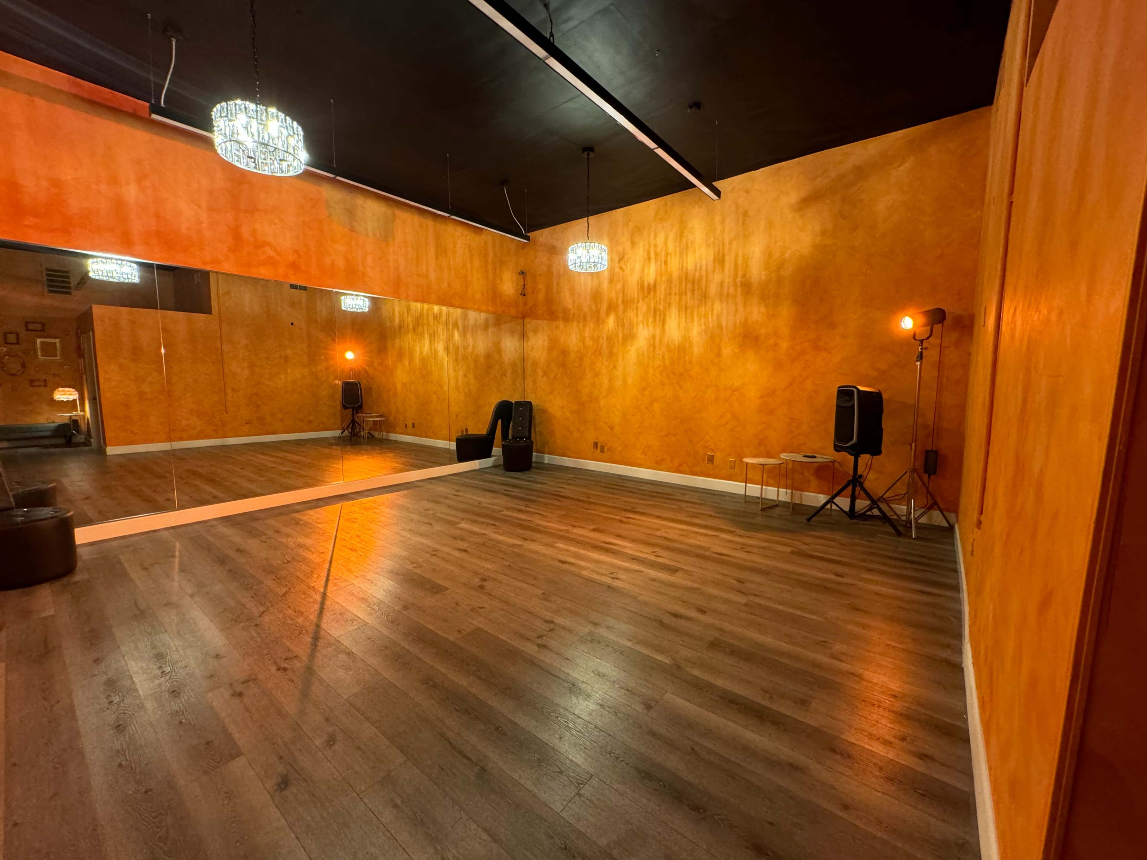 Boutique Rehearsal Studio in Burbank | Moody Creative Space Image in Burbank, Burbank, CA