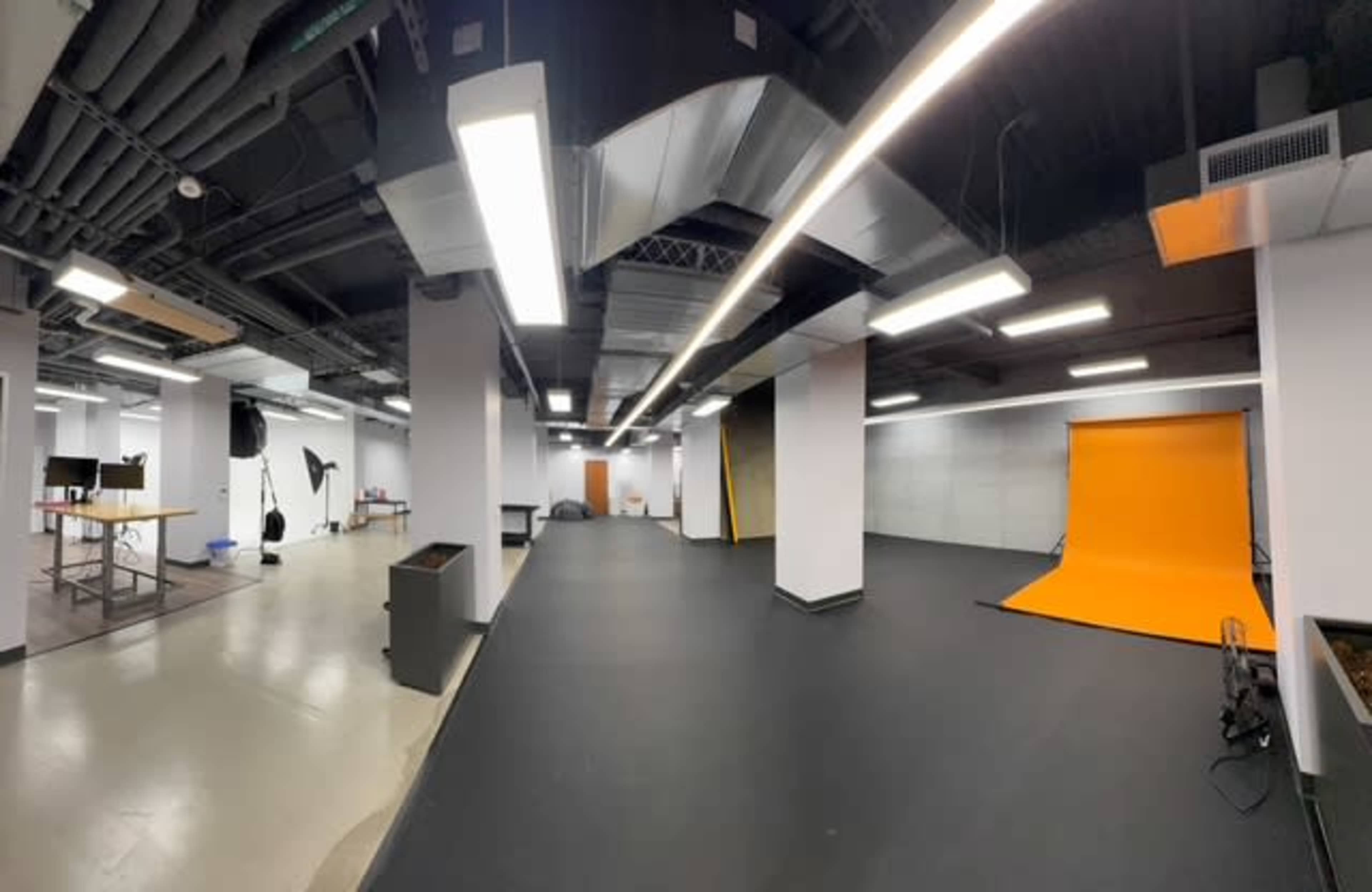 Spacious Downtown Studio with Fitness Area Image in Central Business District, sacramento, CA
