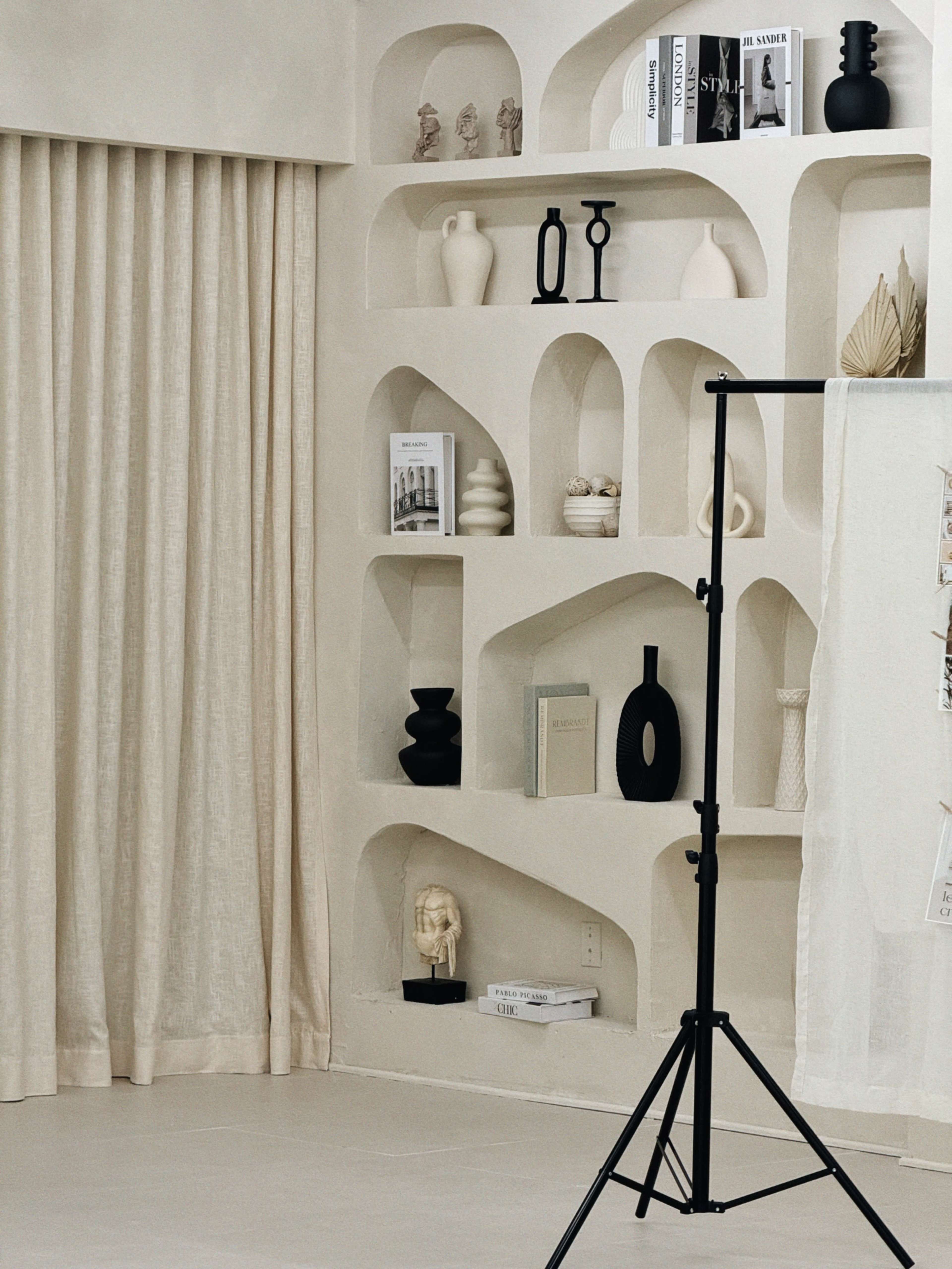 Modern Photo Studio with Cyclorama Image in Hallandale Beach, Hallandale, FL