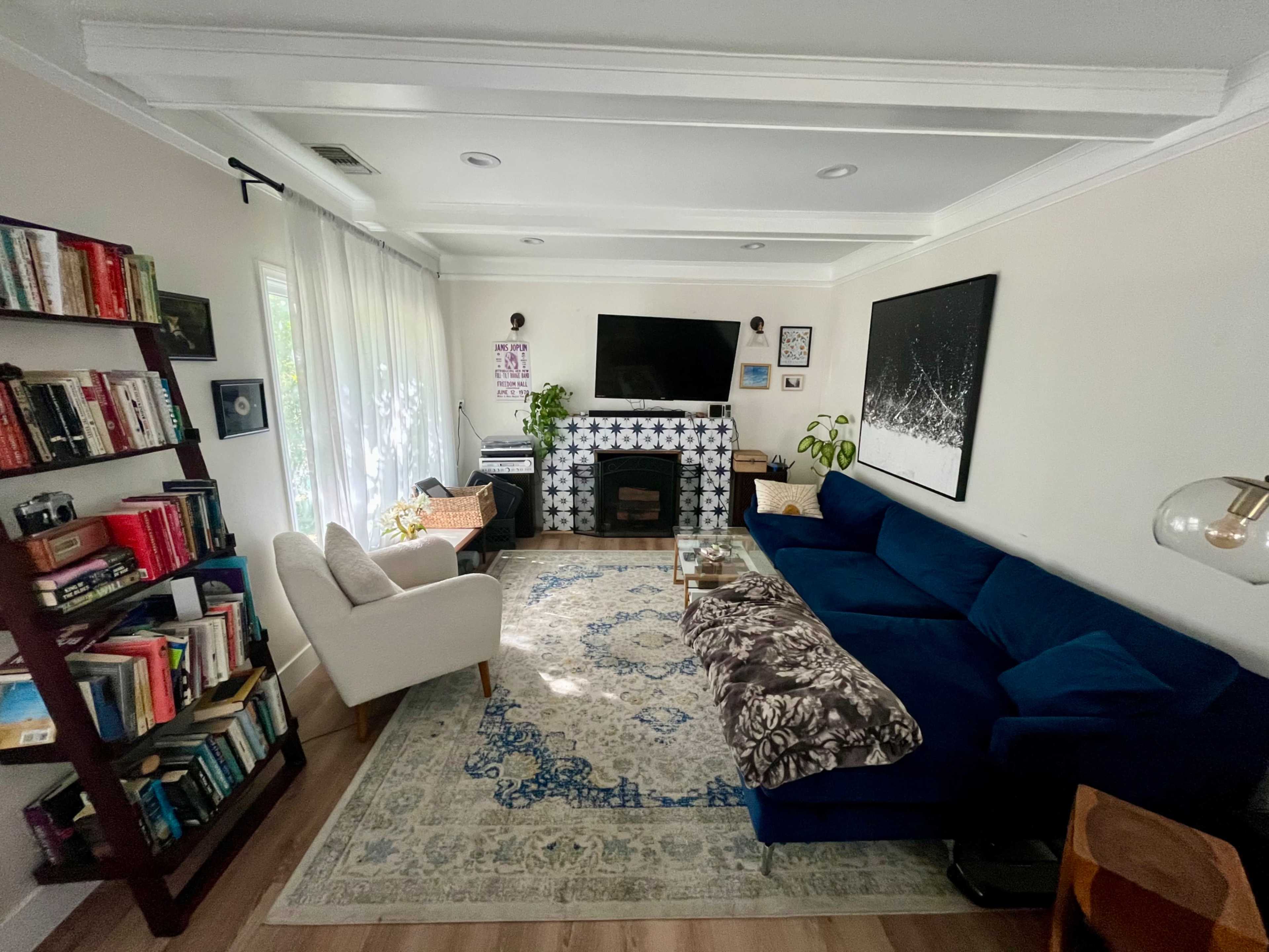 Cozy Neighborhood Home Image in Moorpark, Glendale, CA