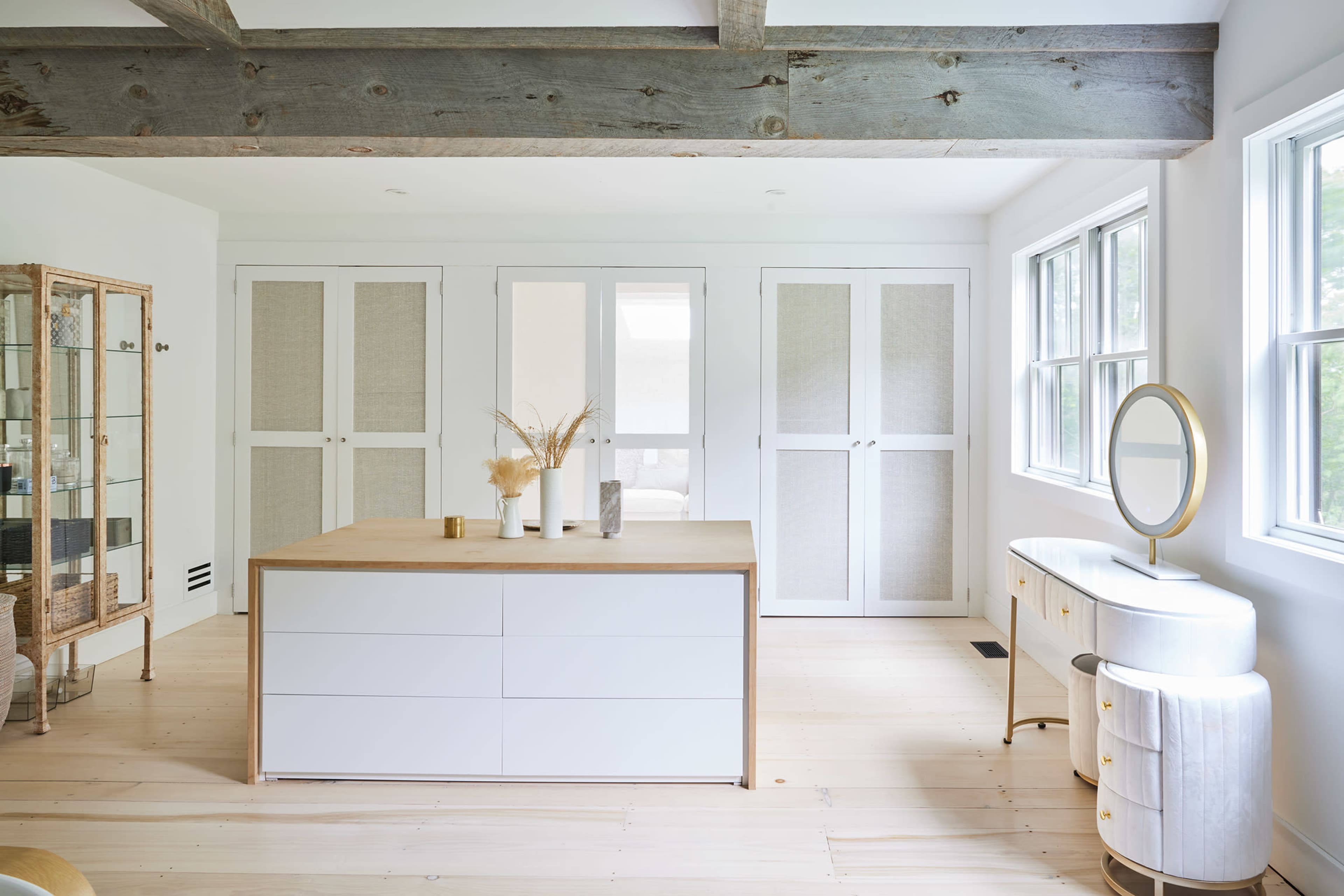 Luminous White 3-Story Open Oasis Home in Amangasett Image in East Hampton, Amgansett, NY