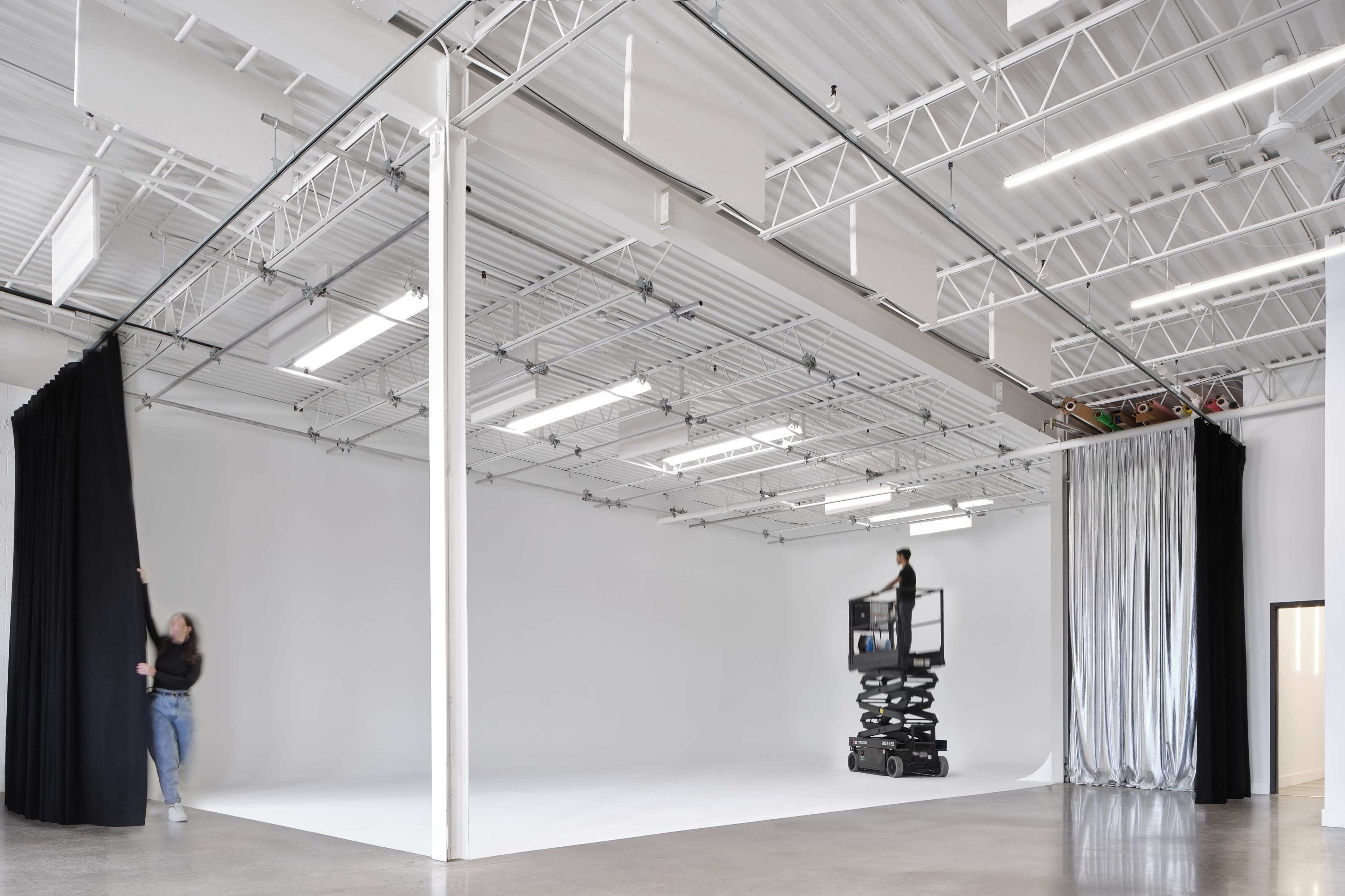 All Inclusive 3600sqft Open Concept Video & Photo Studio w Cyc Image in Bermondsey, Toronto, ON