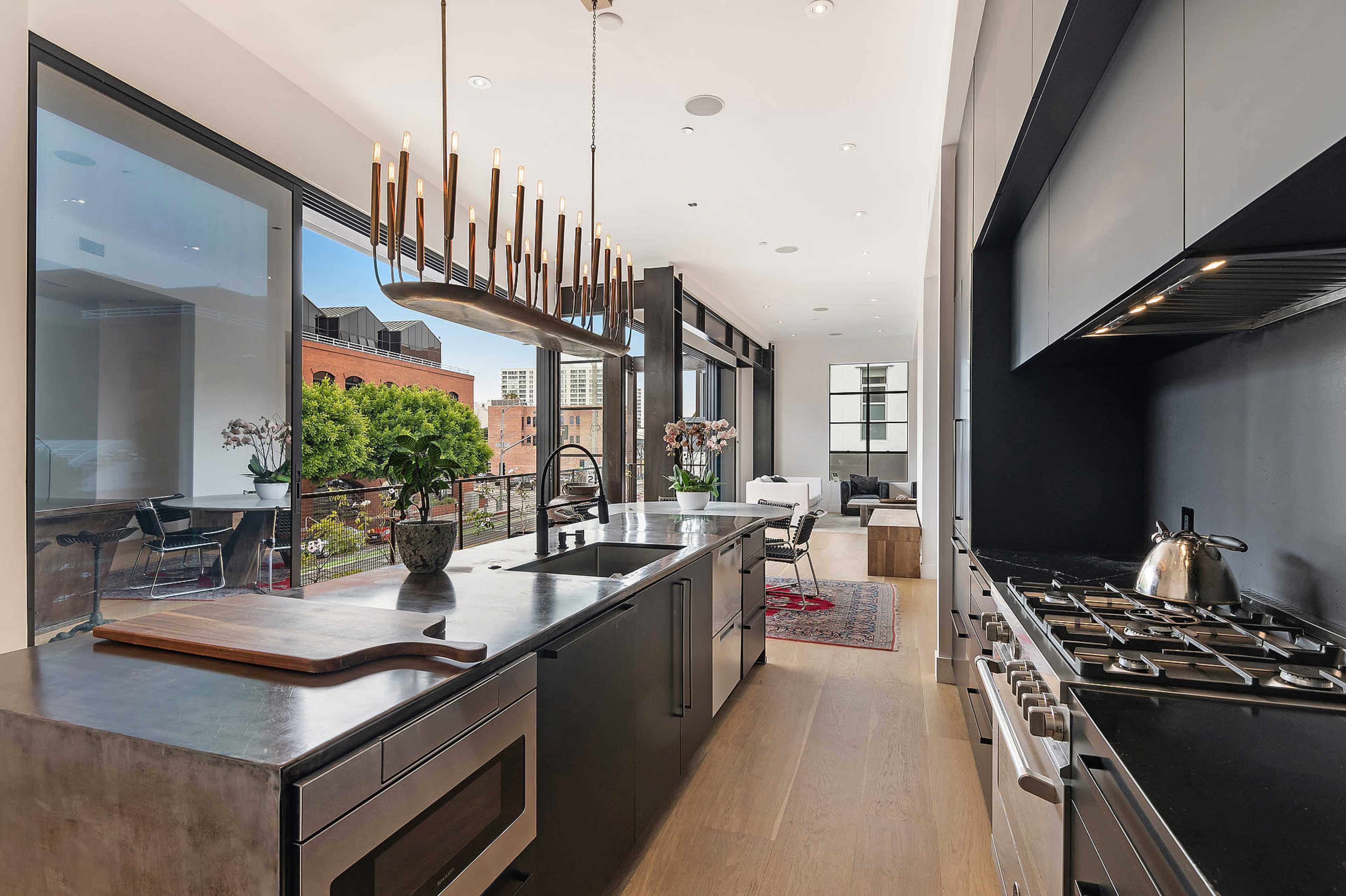 INDUSTRIAL CREATIVE VENICE ROOFTOP LOFT Image in Venice, Los Angeles, CA