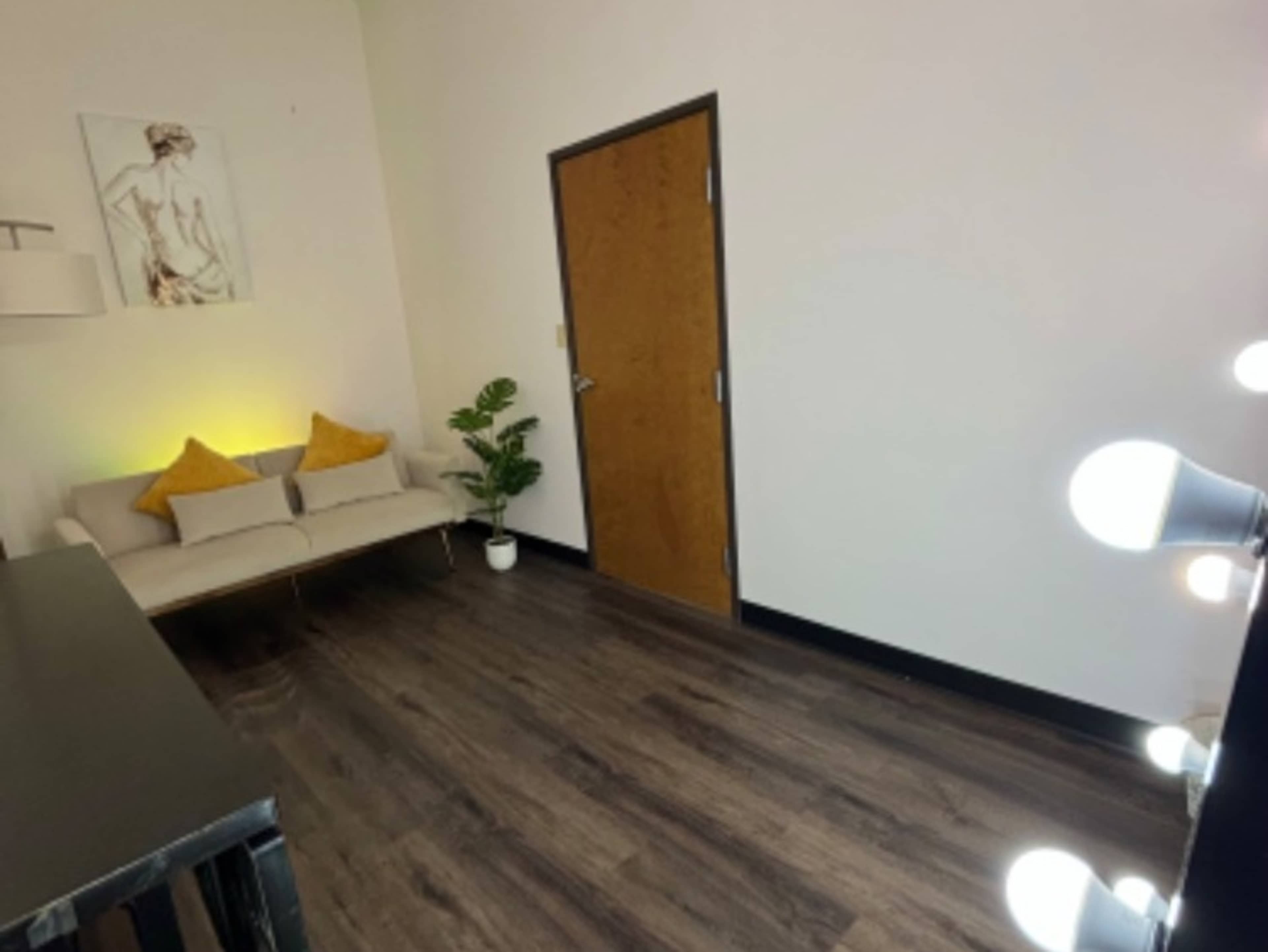Women’s Suite 