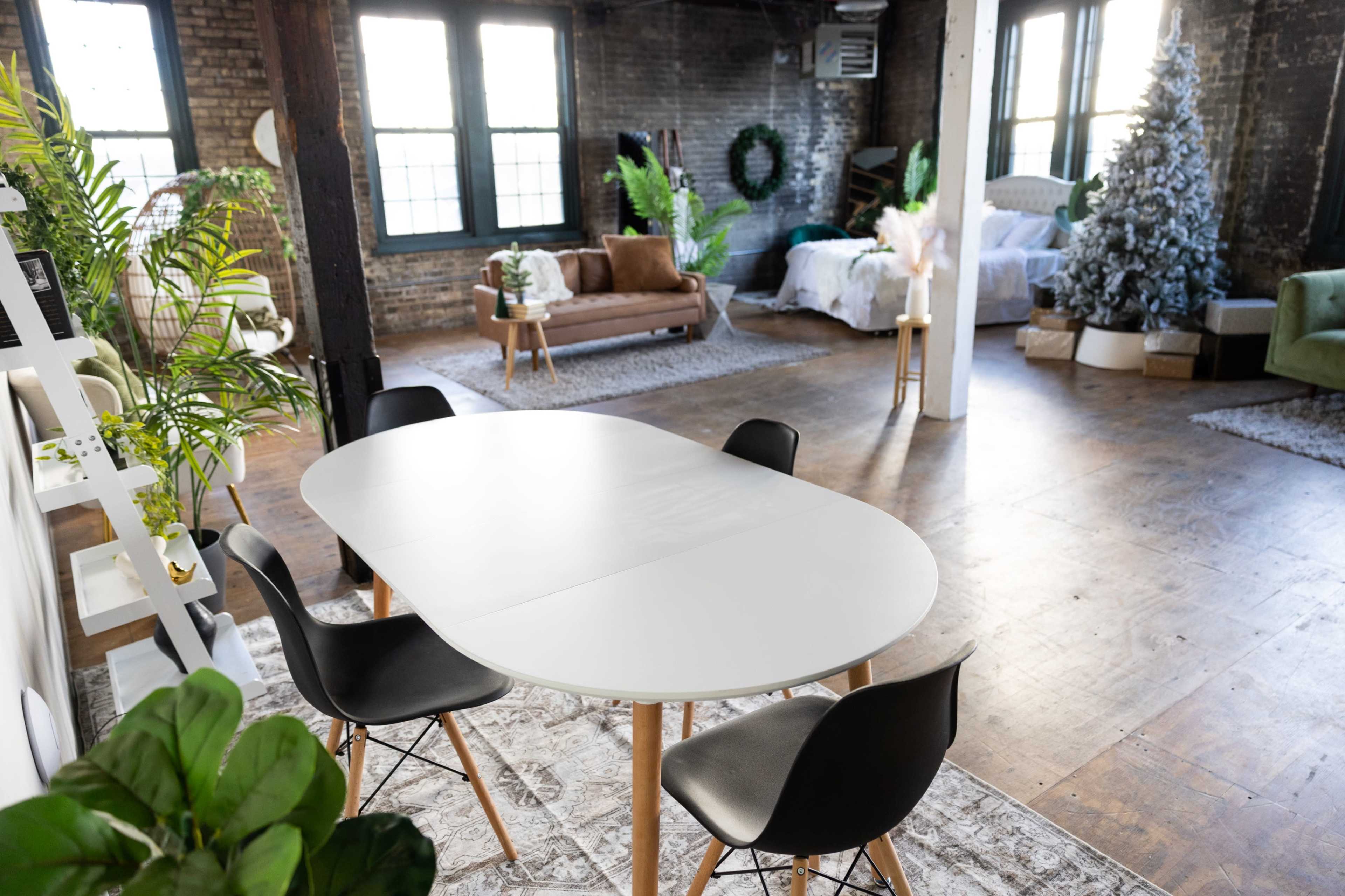 Bayview Natural Light Studio with Exposed Brick Image in Bay View, Milwaukee, WI