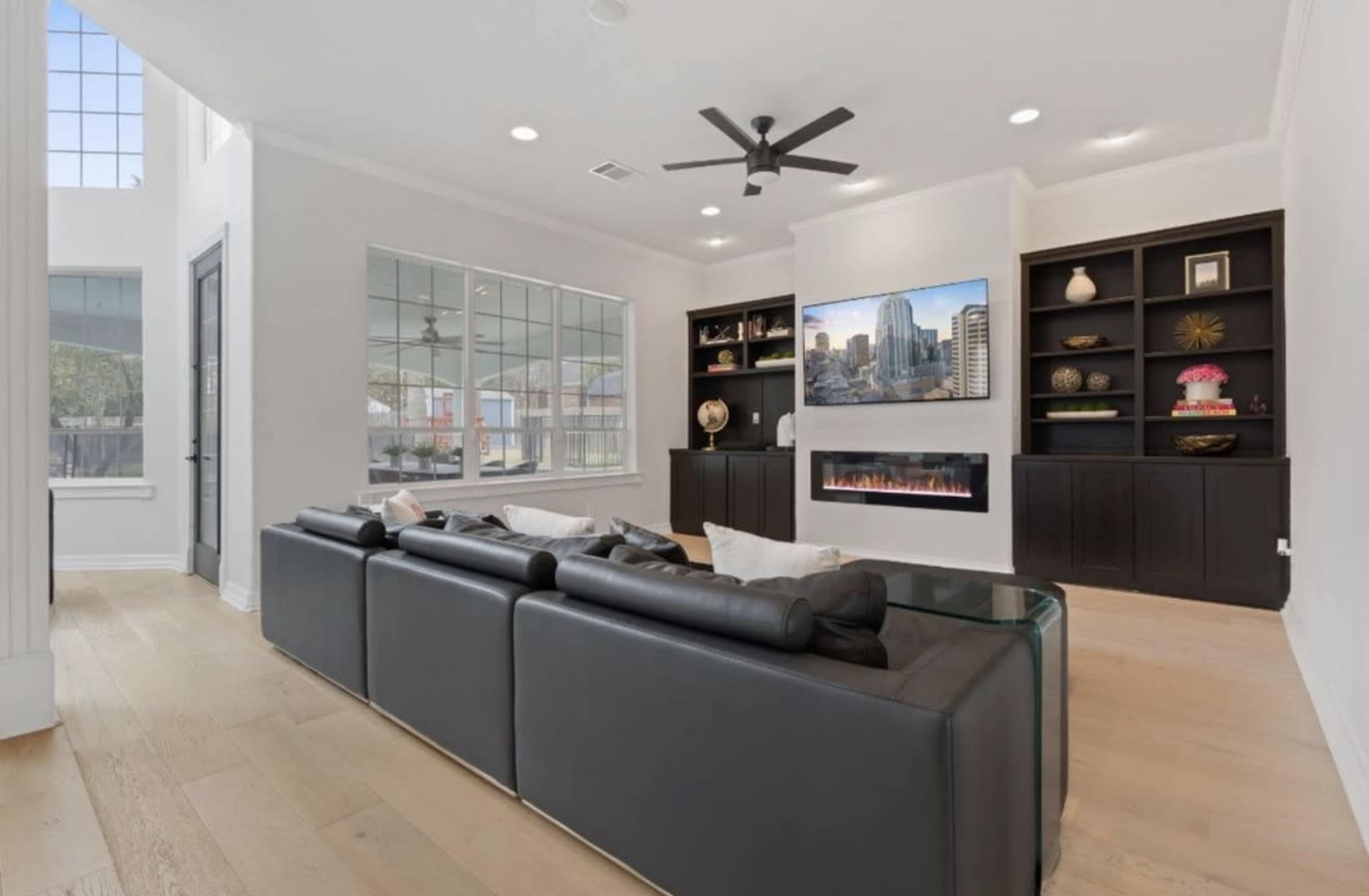 Modern Oasis in the Suburbs Image in Forest Creek, Round Rock, TX