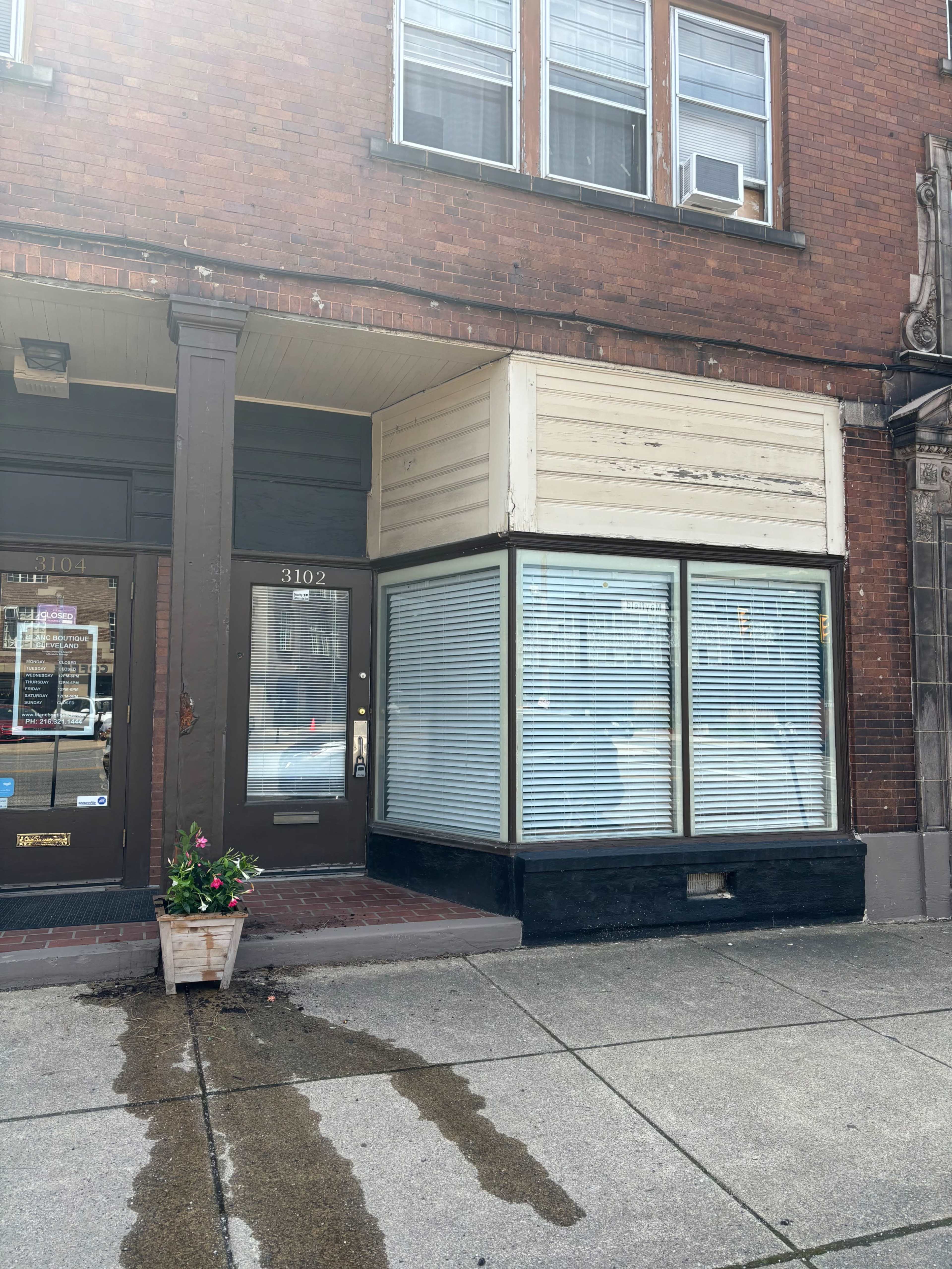 Storefront Office Lounge Image in Cleveland Heights, Cleveland Heights, OH