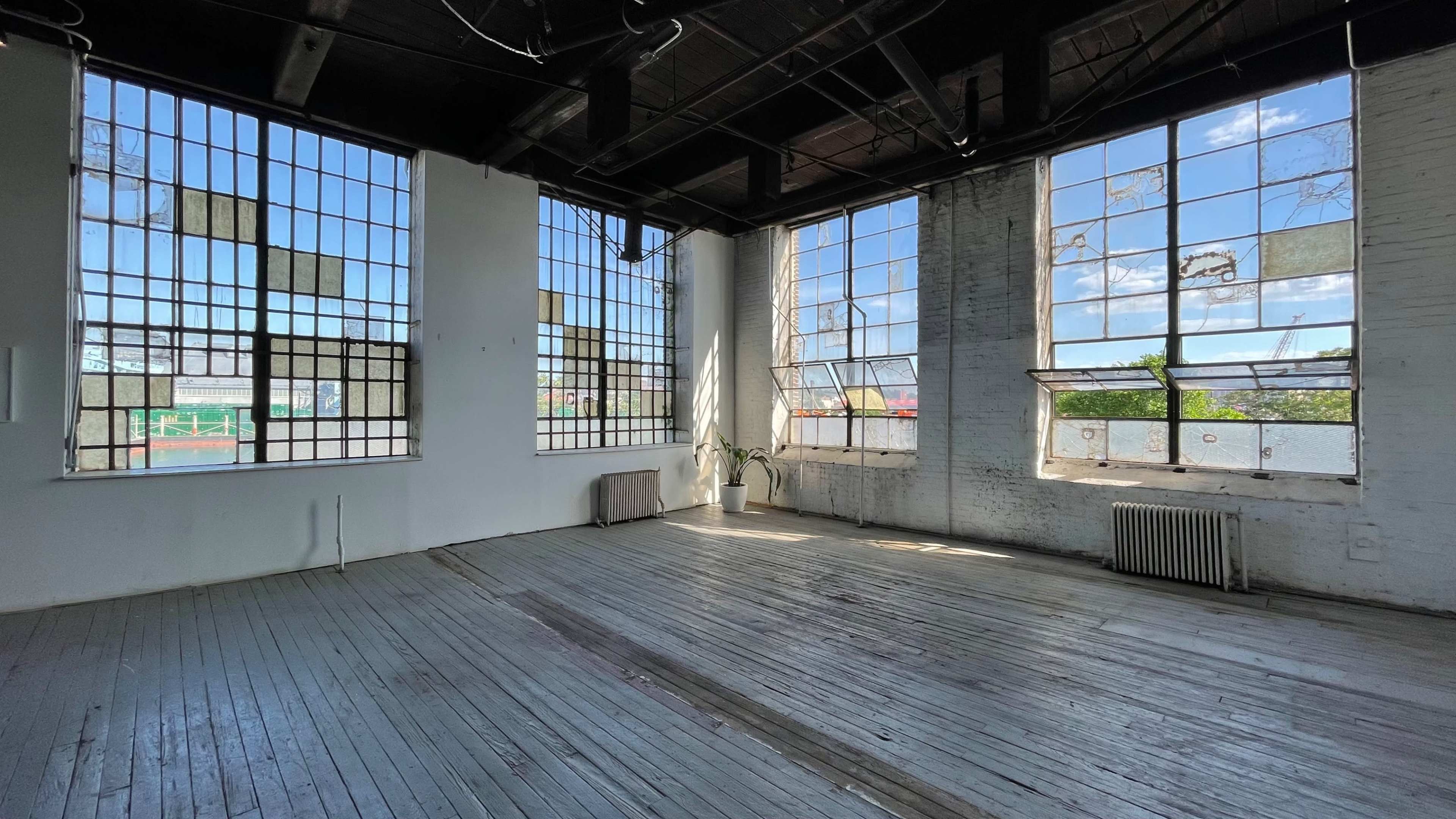 Studio Loft Raw Space (20,000 sq ft) Image in Red Hook, Brooklyn, NY