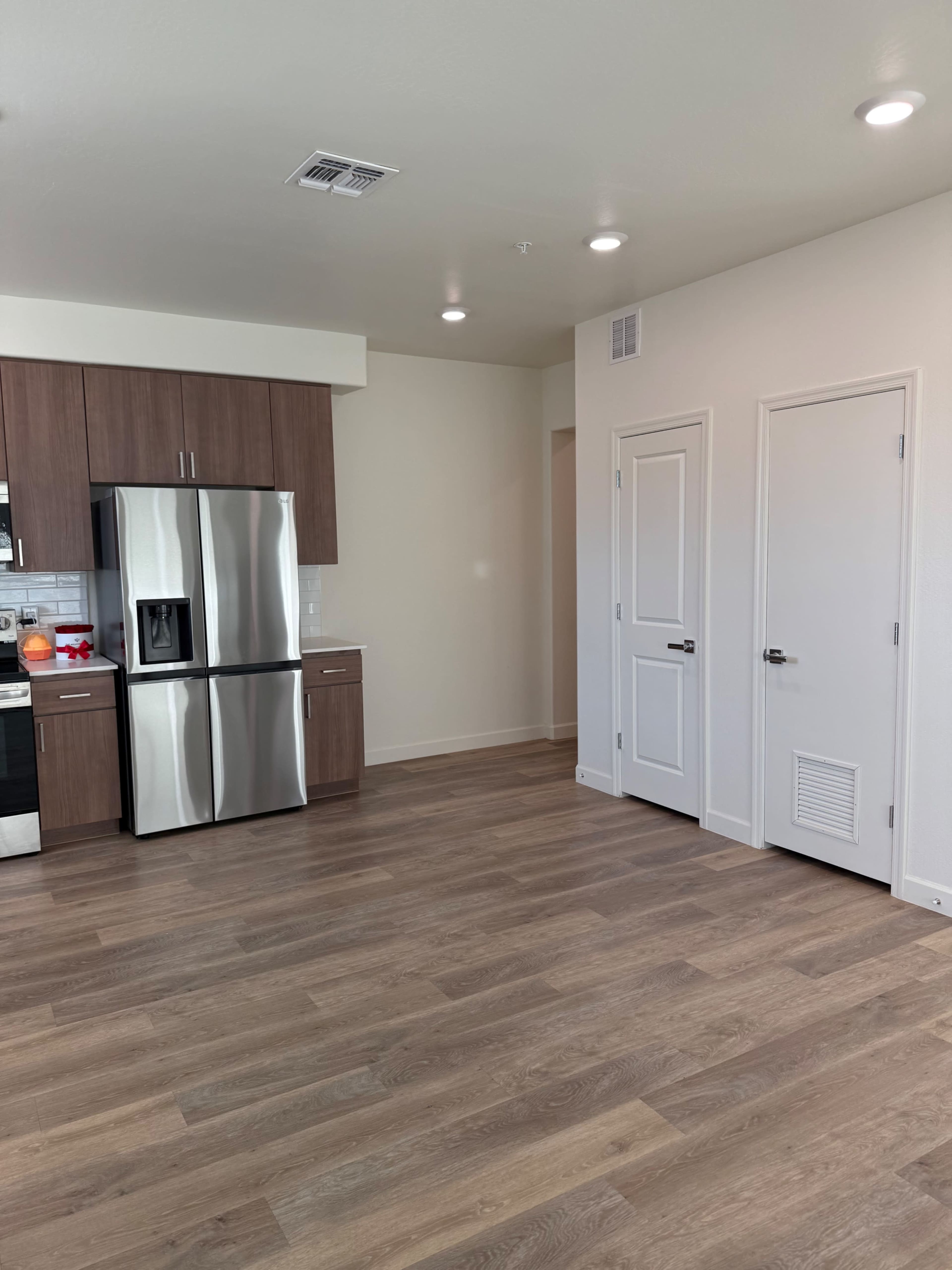 Modern Apartment with Eclectic Vintage Feel Image in Peoria, Peoria, AZ