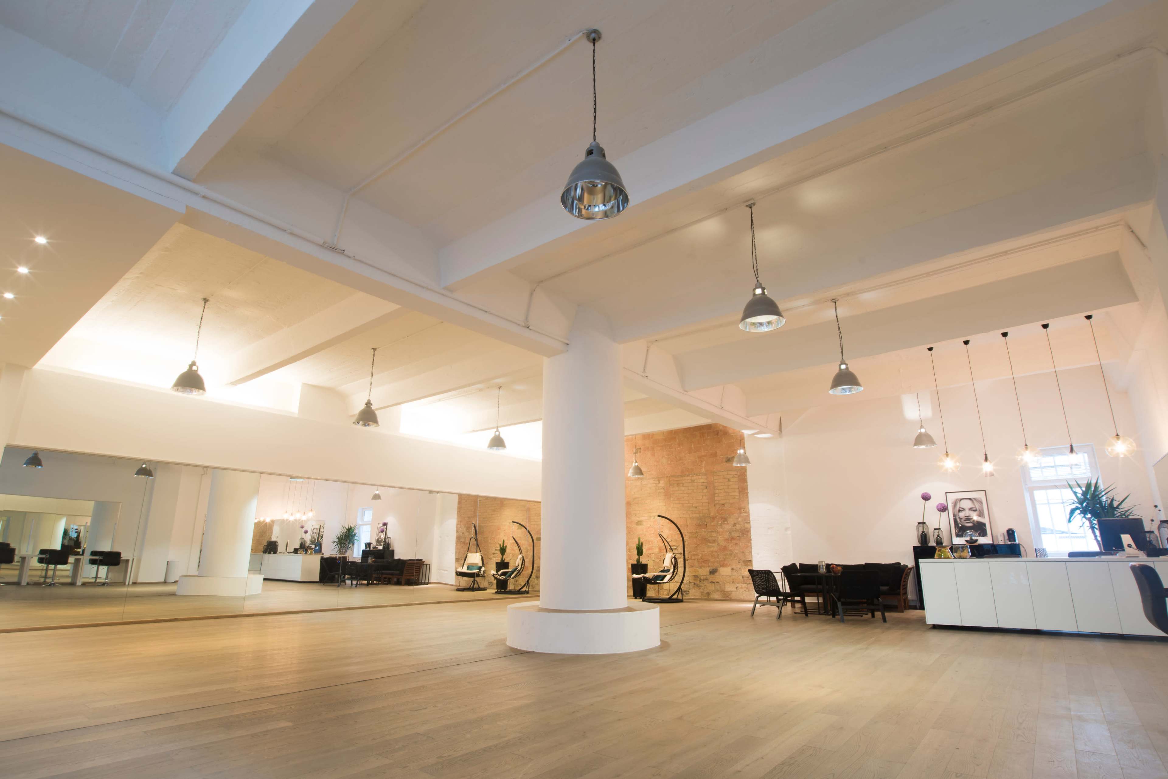 Urban charming studio space with good transport connection for meetings and business events Image in Halensee, Berlin, 