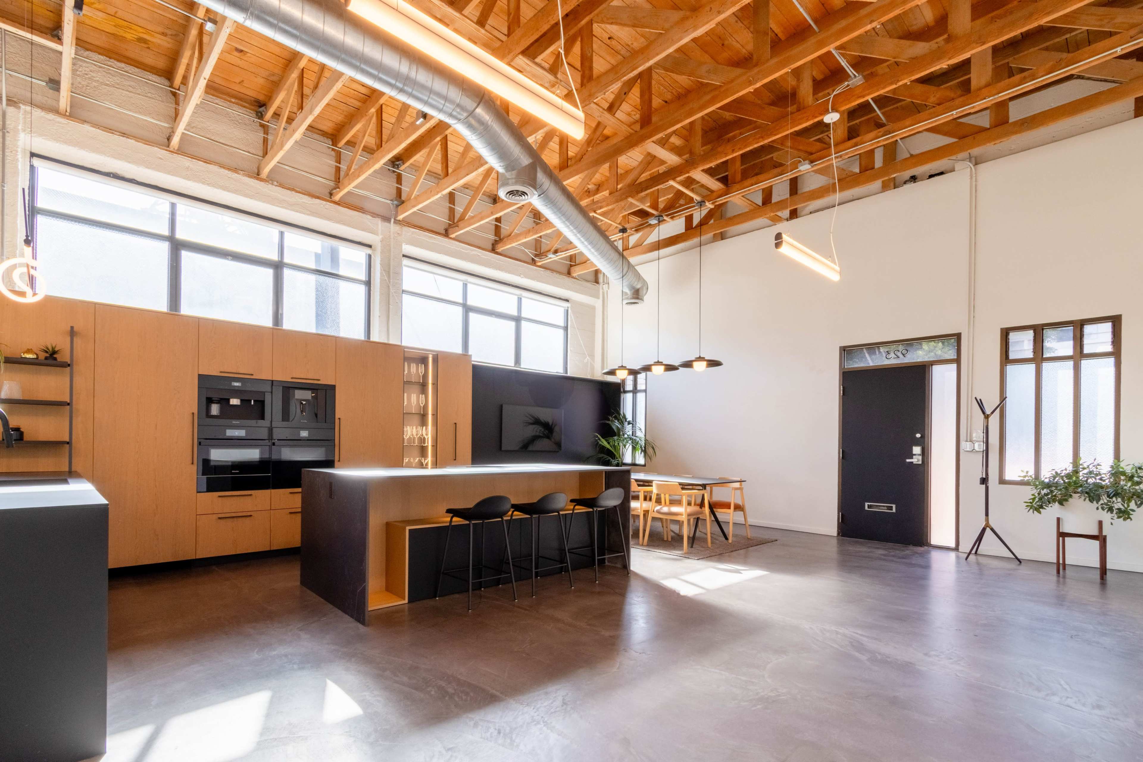 Stunning industrial style multifunctional open space Image in SoMa, San Francisco, CA