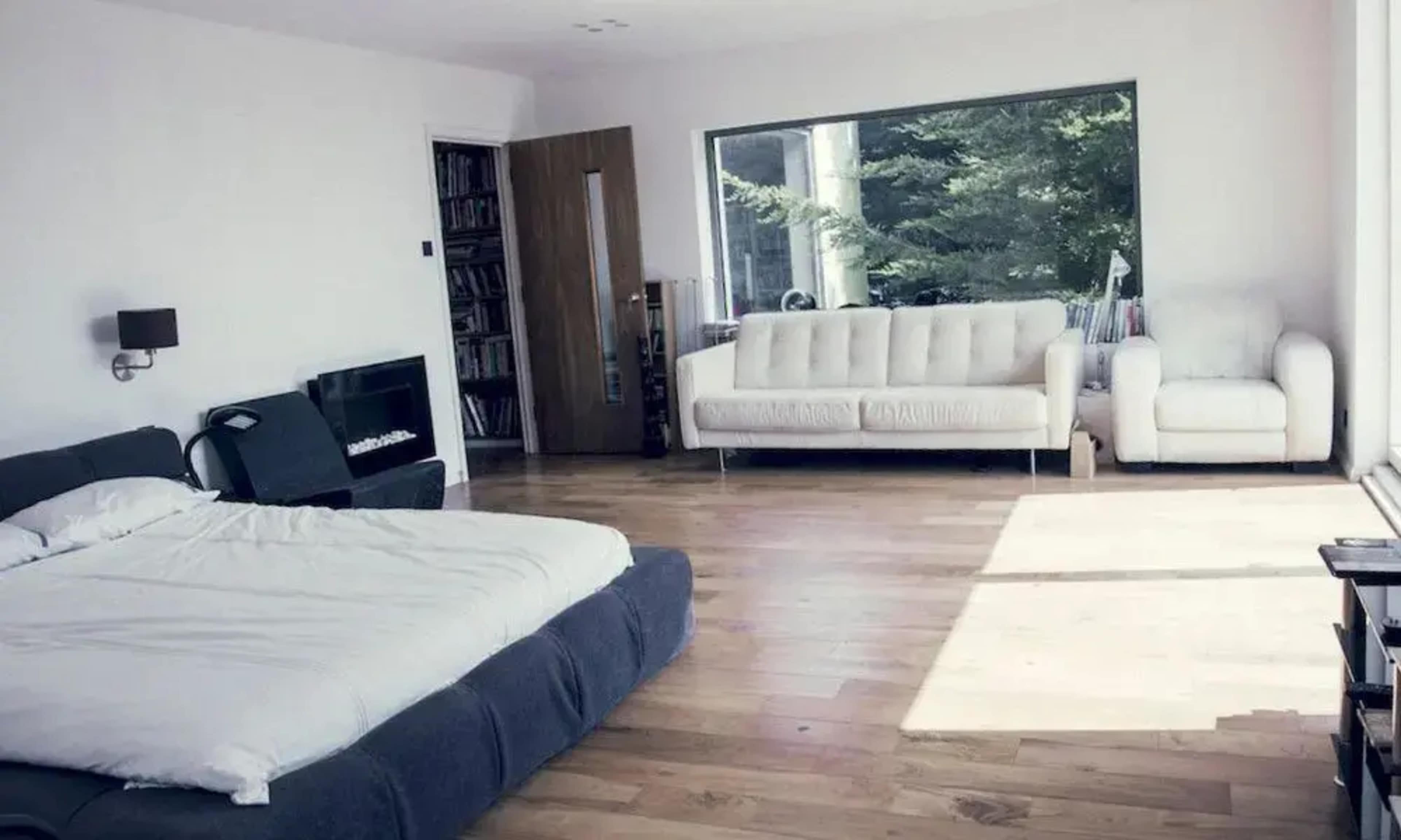 Versatile Luxury Property with Unique Shoot Locations Image in Upminster, Upminster, ENG