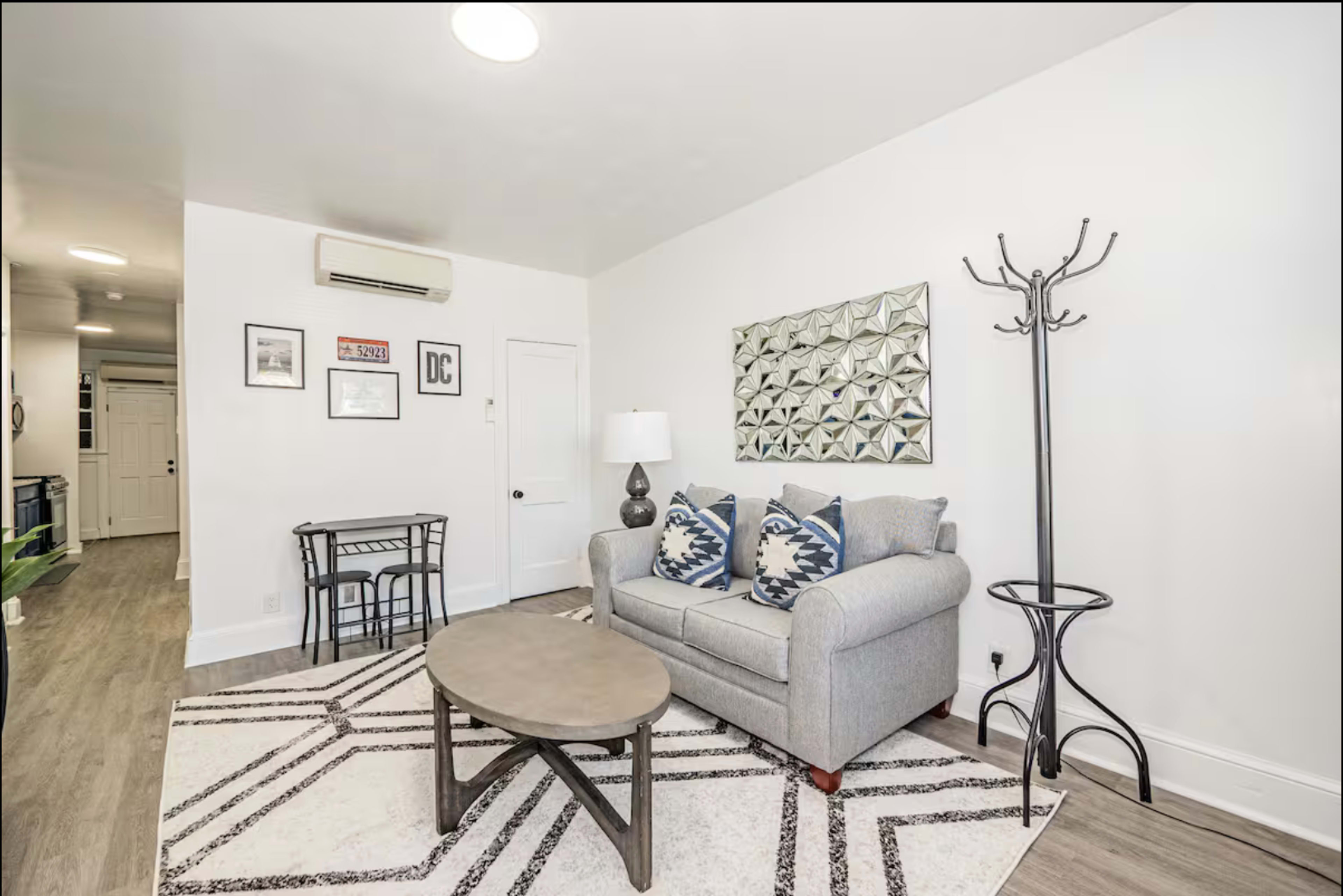 Bright DC Retreat Extended Stays Welcome w/Parking Image in Fairlawn, Washington, DC