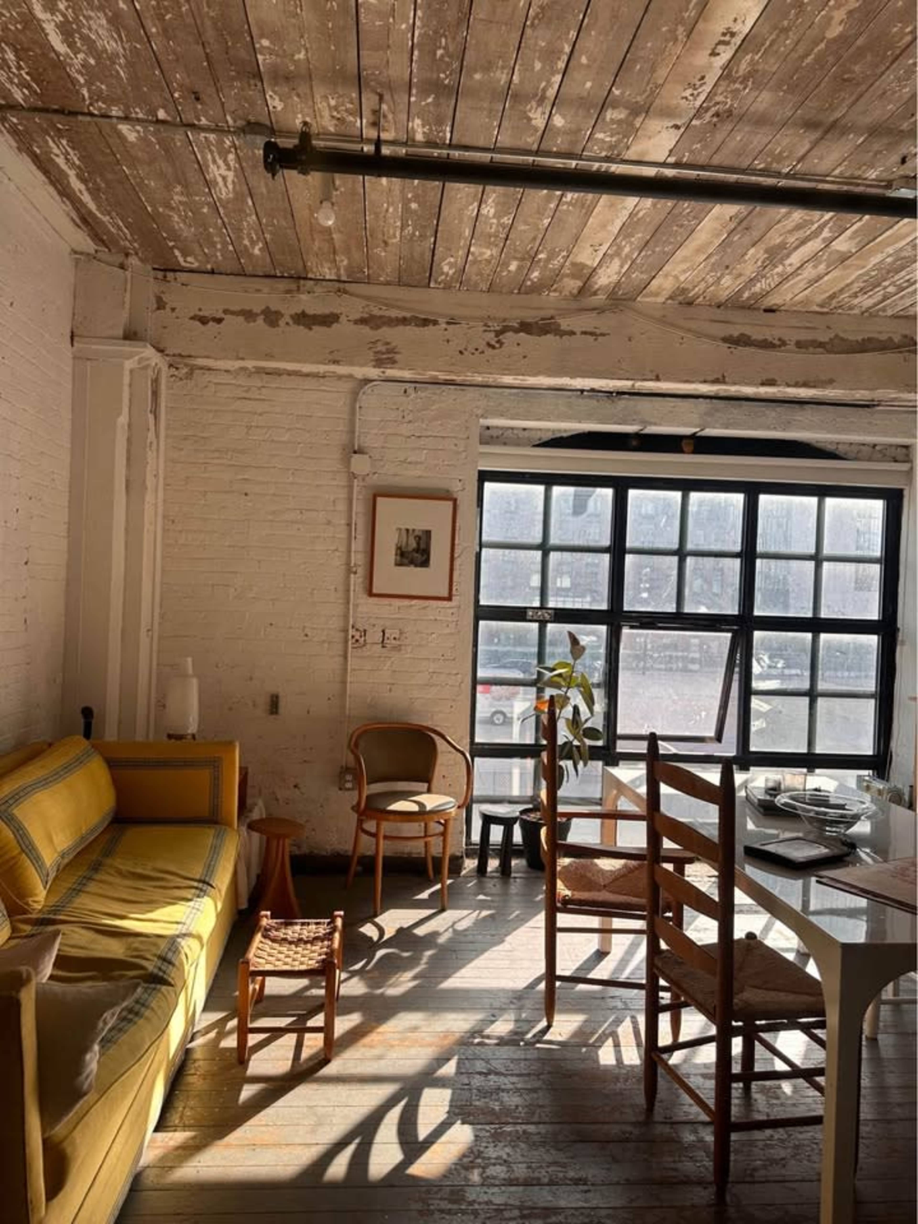 Sunny Design Studio / Photo Studio Image in Greenpoint, Brooklyn, NY