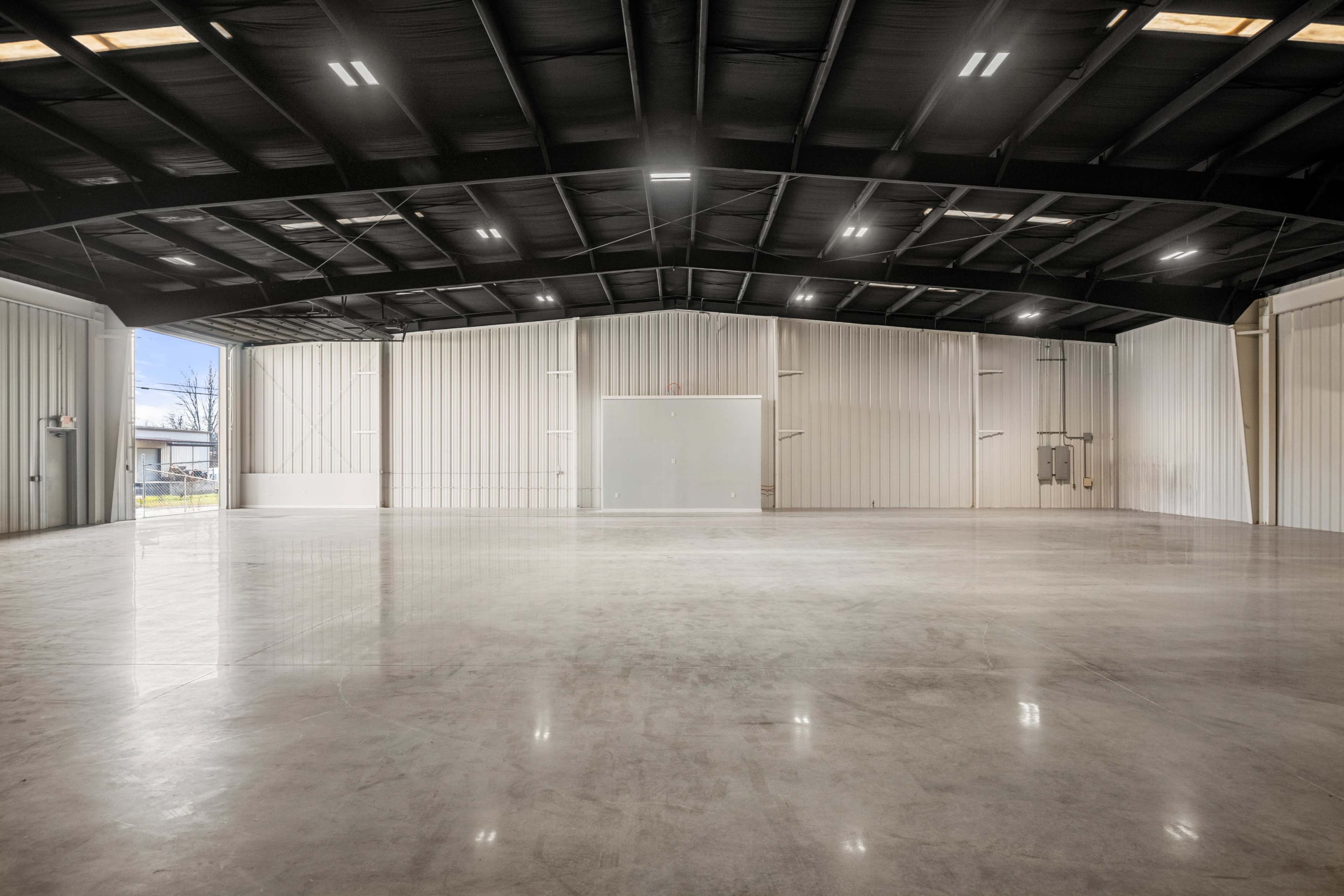 10,000sqft Industrial Sanctuary in the heart of Chattanooga Image in Riverside, Chattanooga, TN