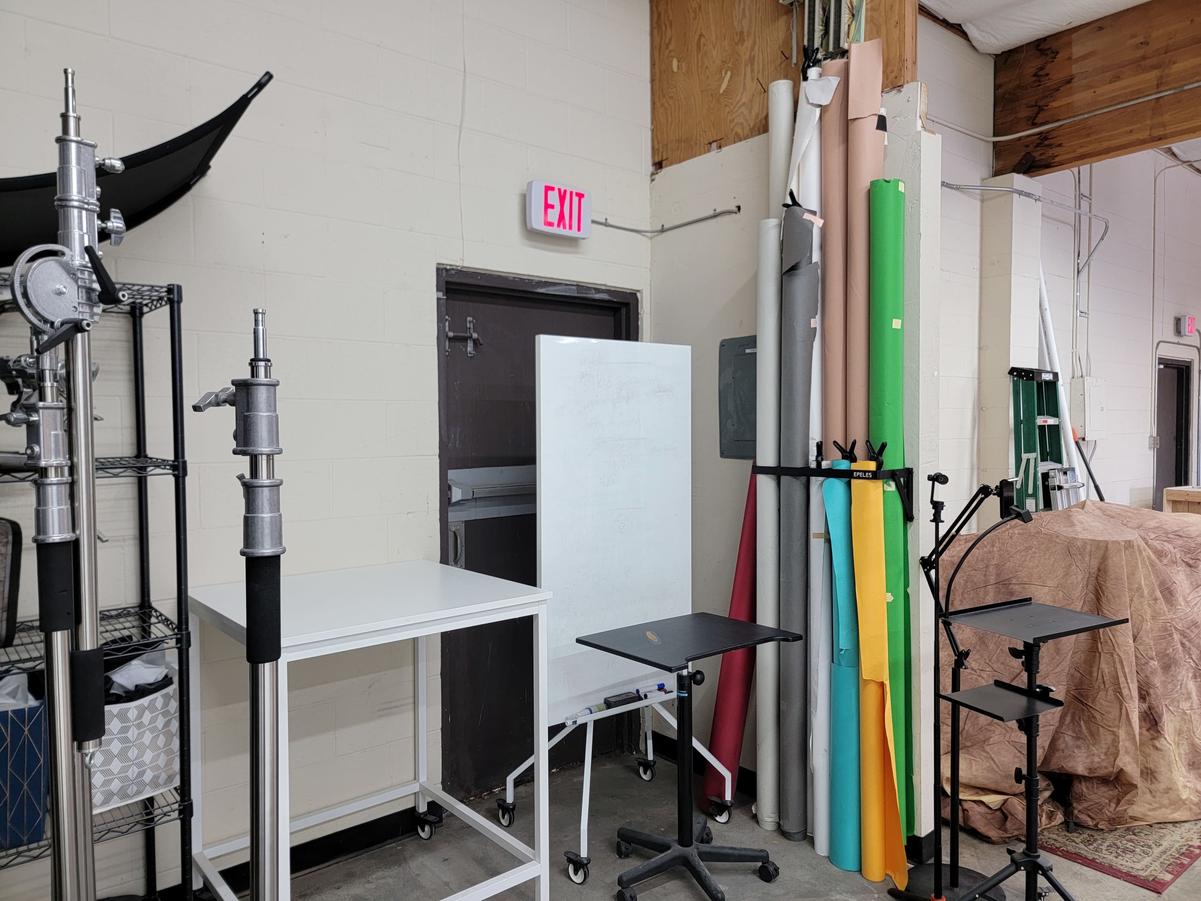 Roomy Warehouse Studio with Cyclorama Wall Image in North Highlands, Sacramento, CA