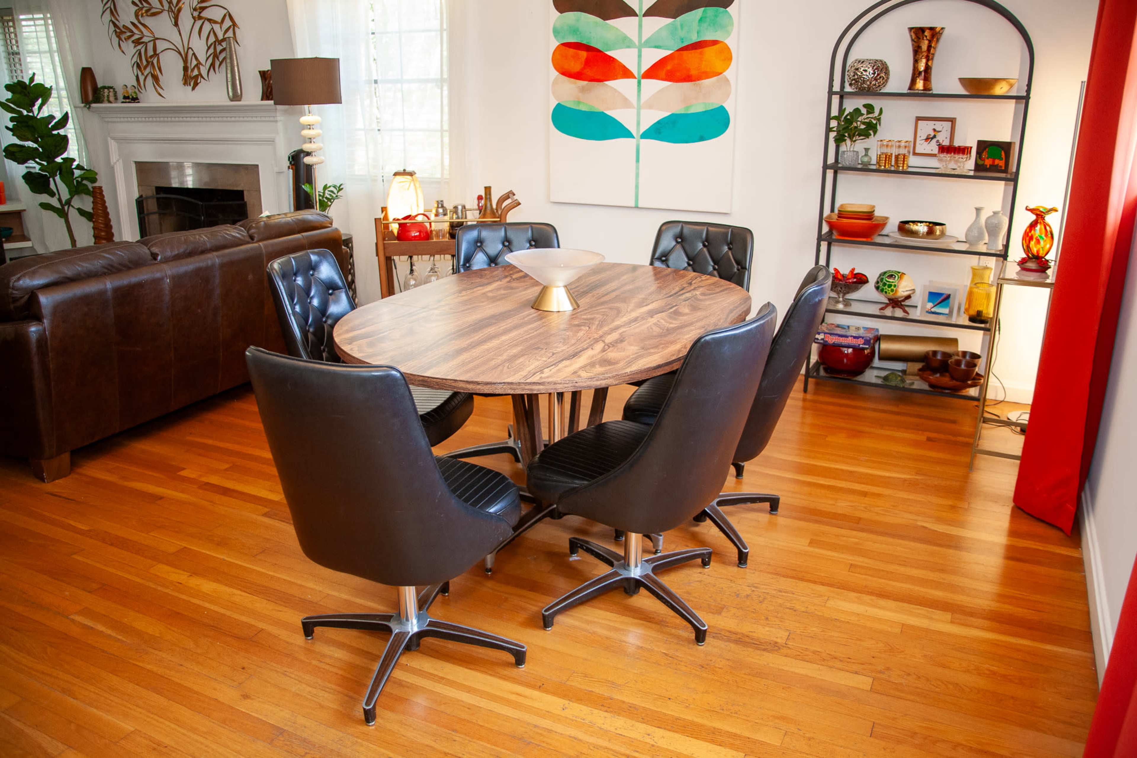 Midtown Mid-Century Meeting Space with Cocktail Pool Image in Chatham Crescent, Savannah, GA