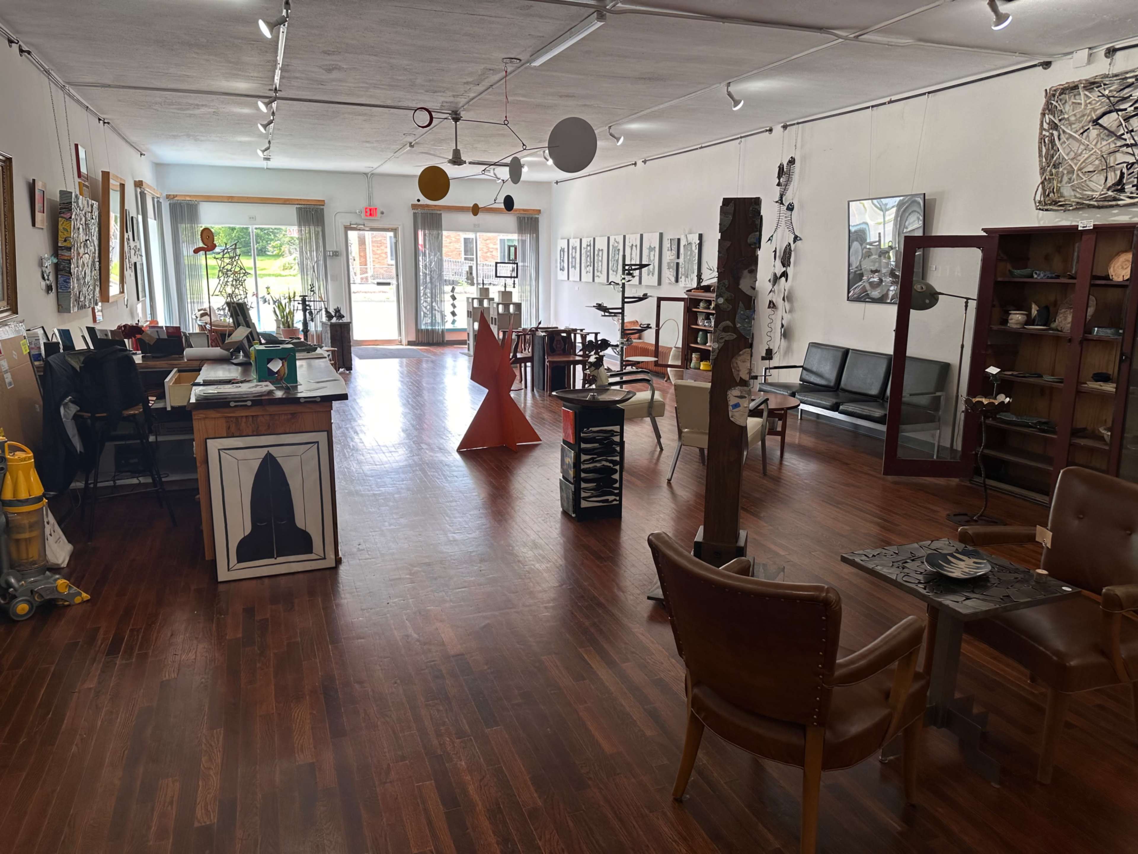 Spacious art gallery Image in Lansing, Lansing, MI