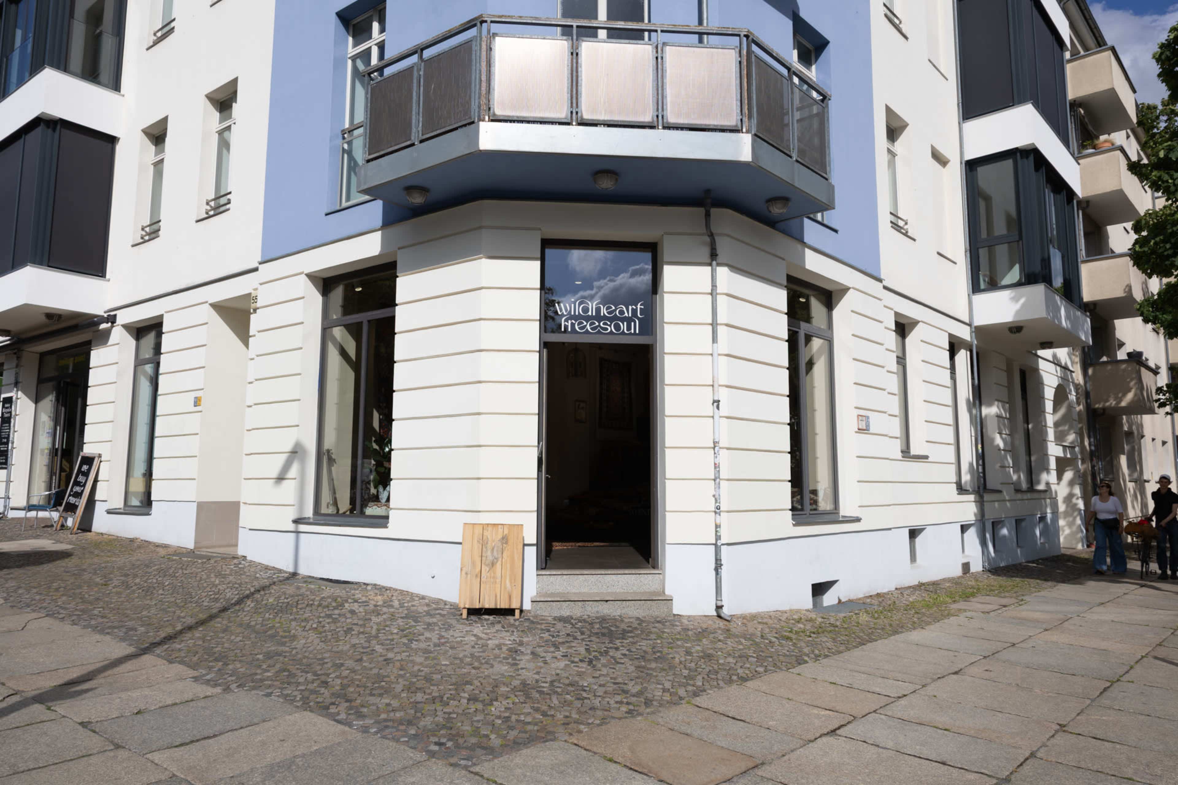 Showroom with Cozy Interior in High Foot Traffic Area Image in Mitte, Berlin, 