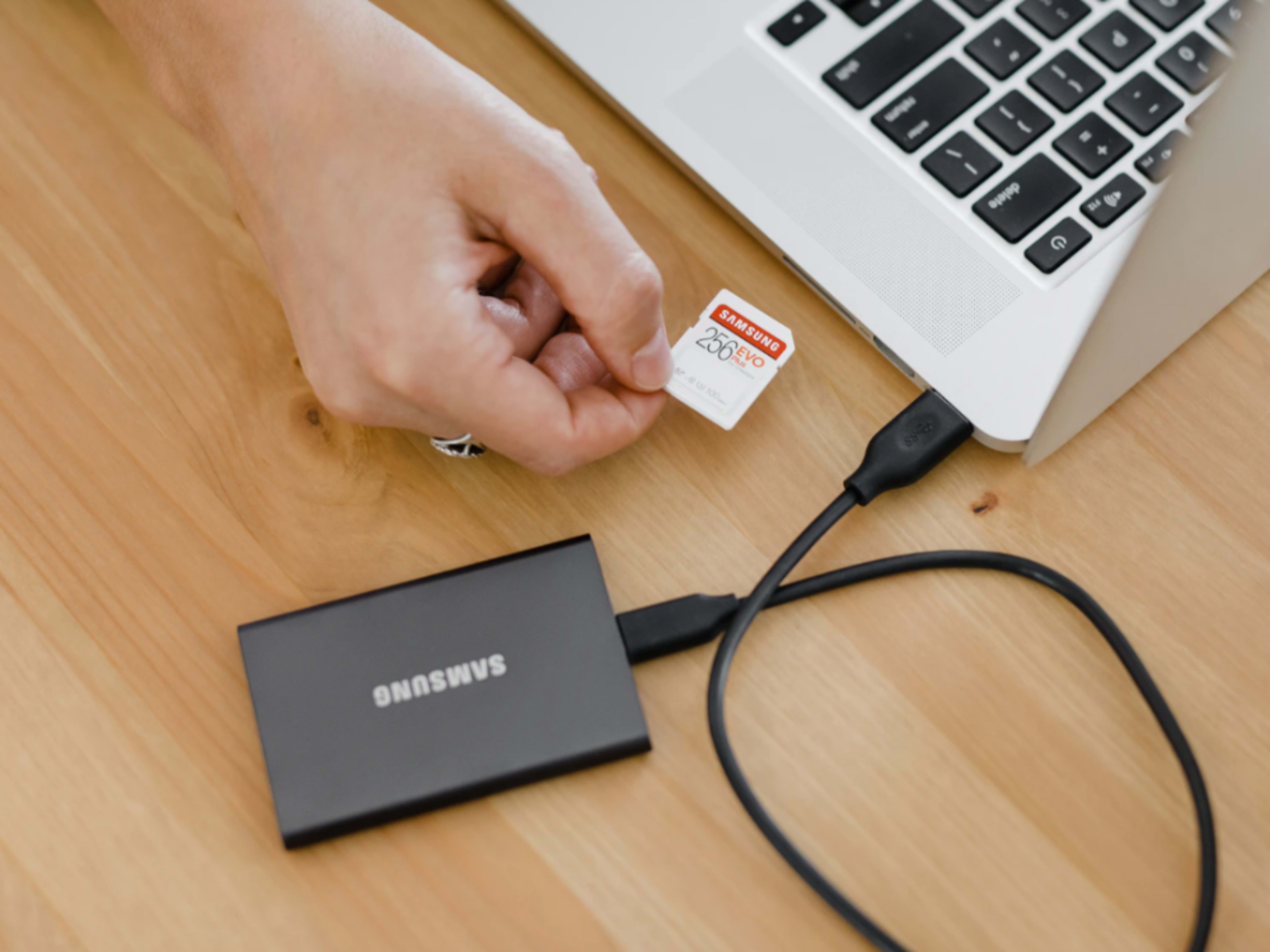 SSD/CFast/MicroSD