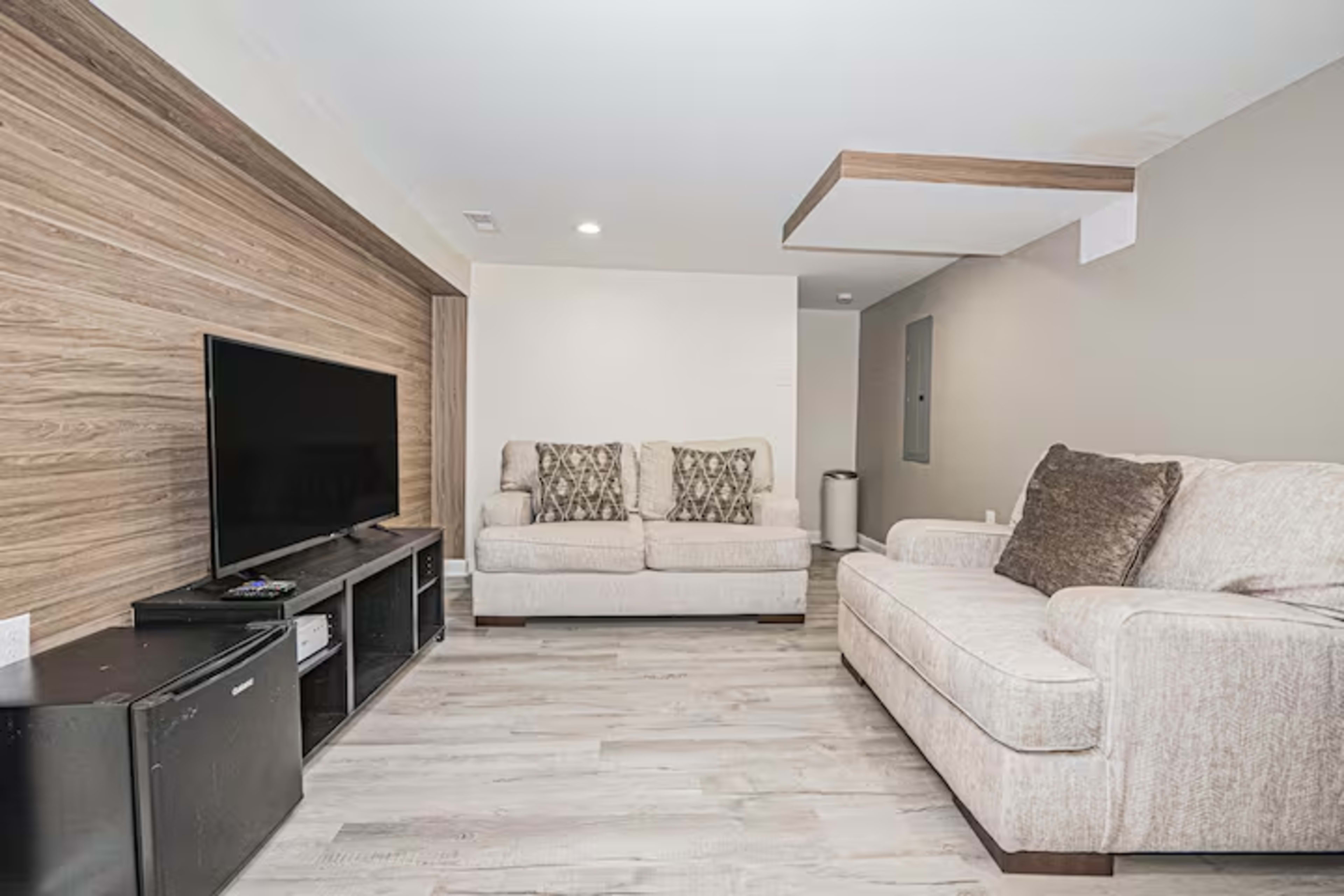 Relax and Recharge in a Cozy Basement Studio Space Image in Hillcrest Heights, Temple Hills, MD