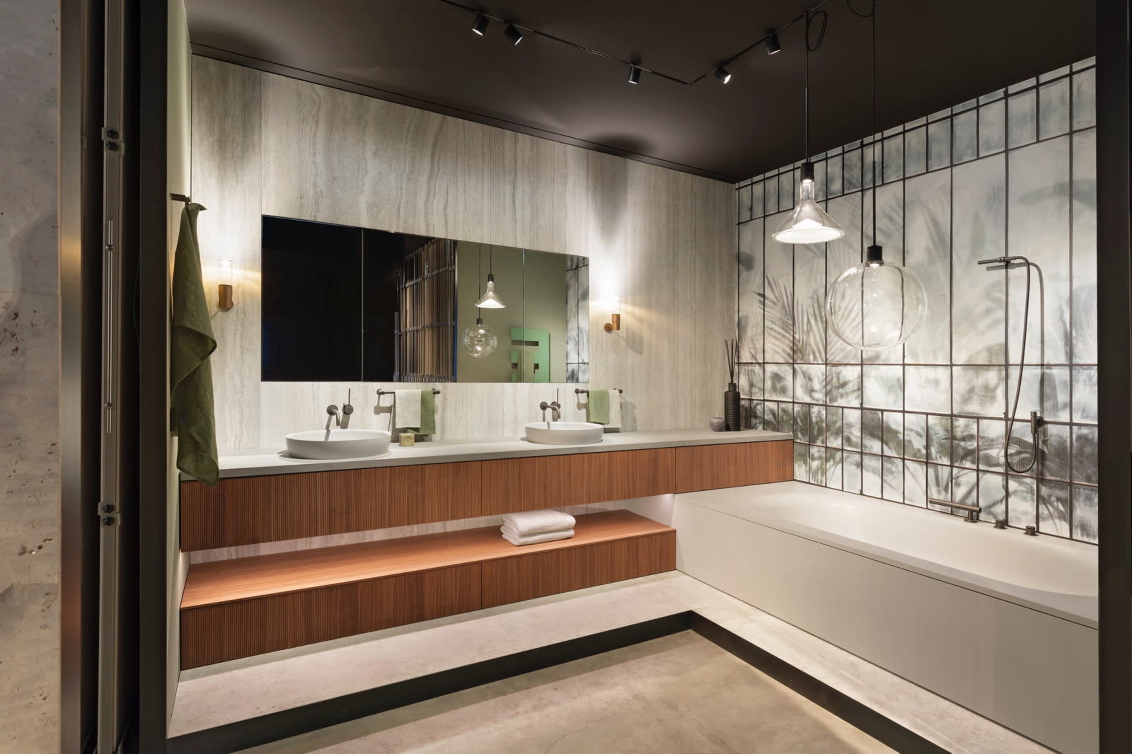 Badezimmer Design Showroom | Industriehalle Bild in Vogelsang, Köln, 