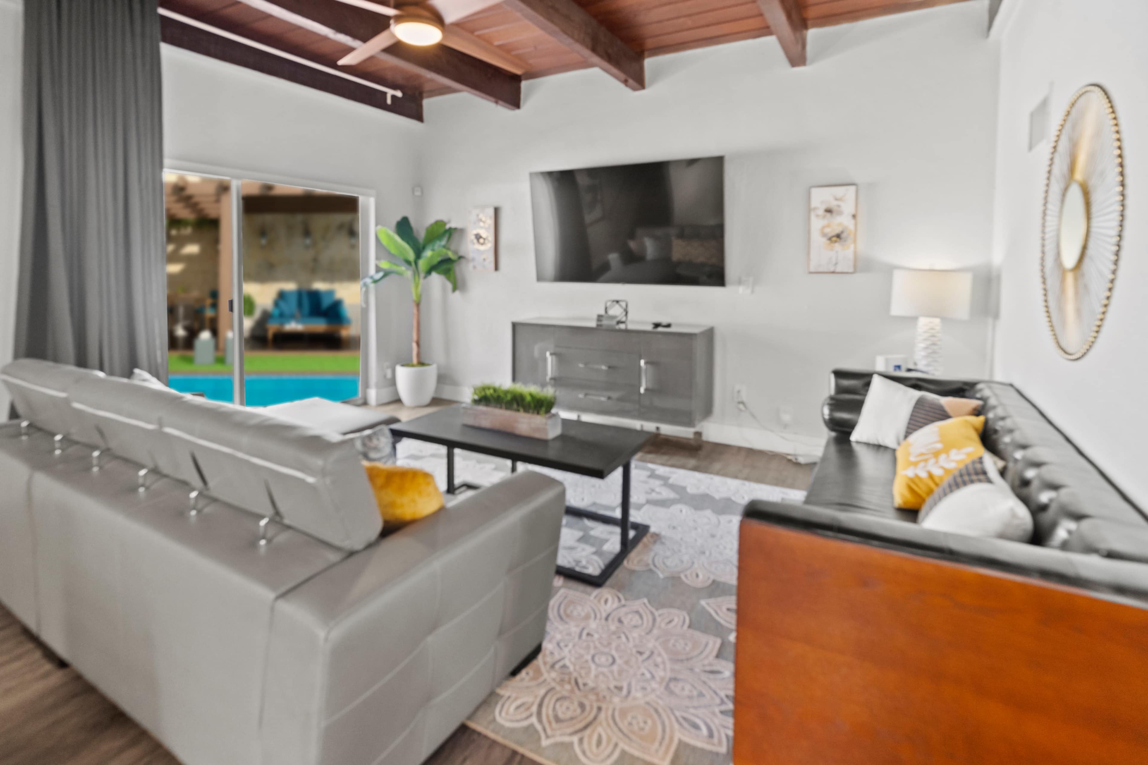 Blue Oasis Pool Retreat Image in Miami Gardens, Miami Gardens, FL