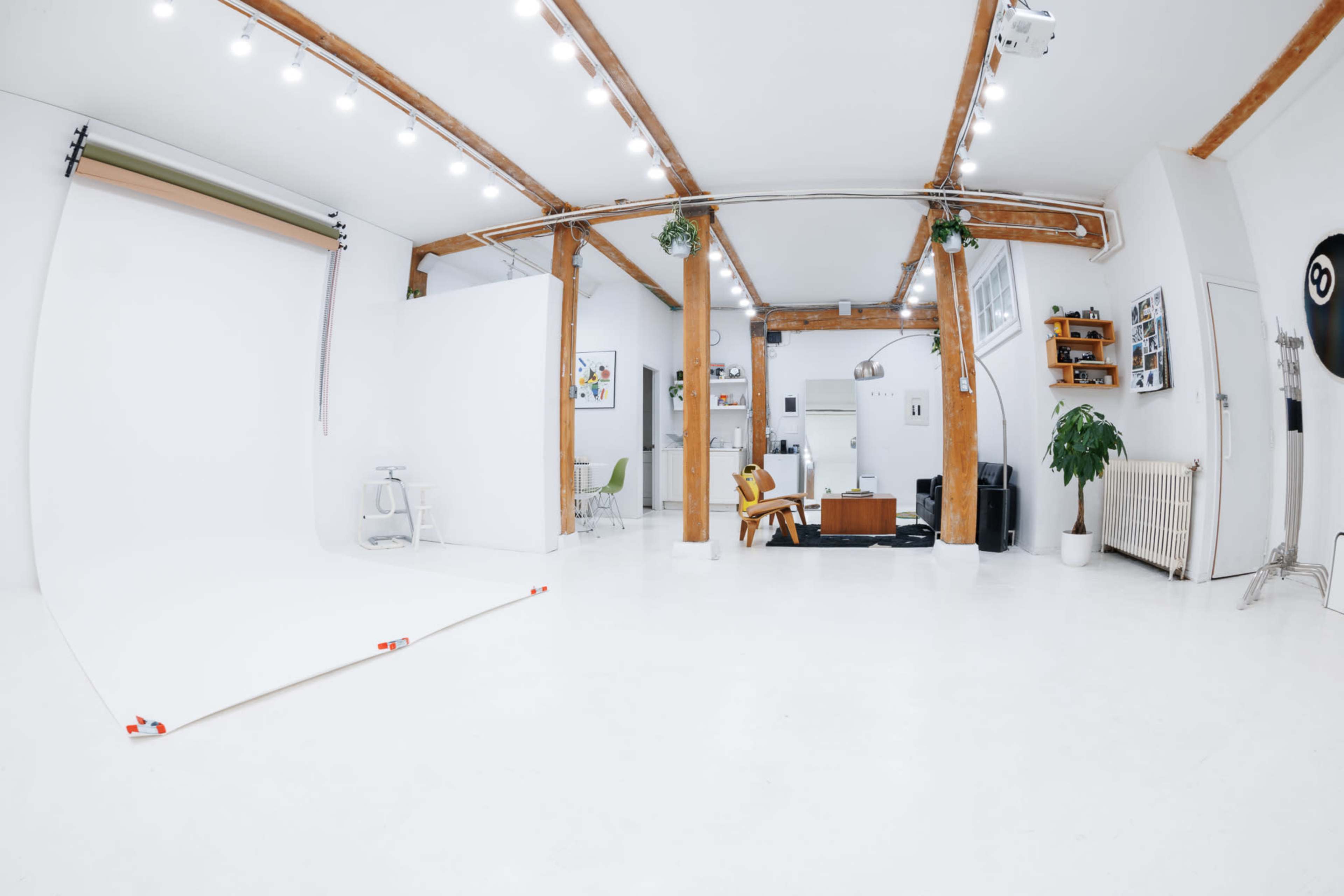 Bright & Spacious Mount Pleasant Photo Studio Image in Strathcona, Vancouver, BC