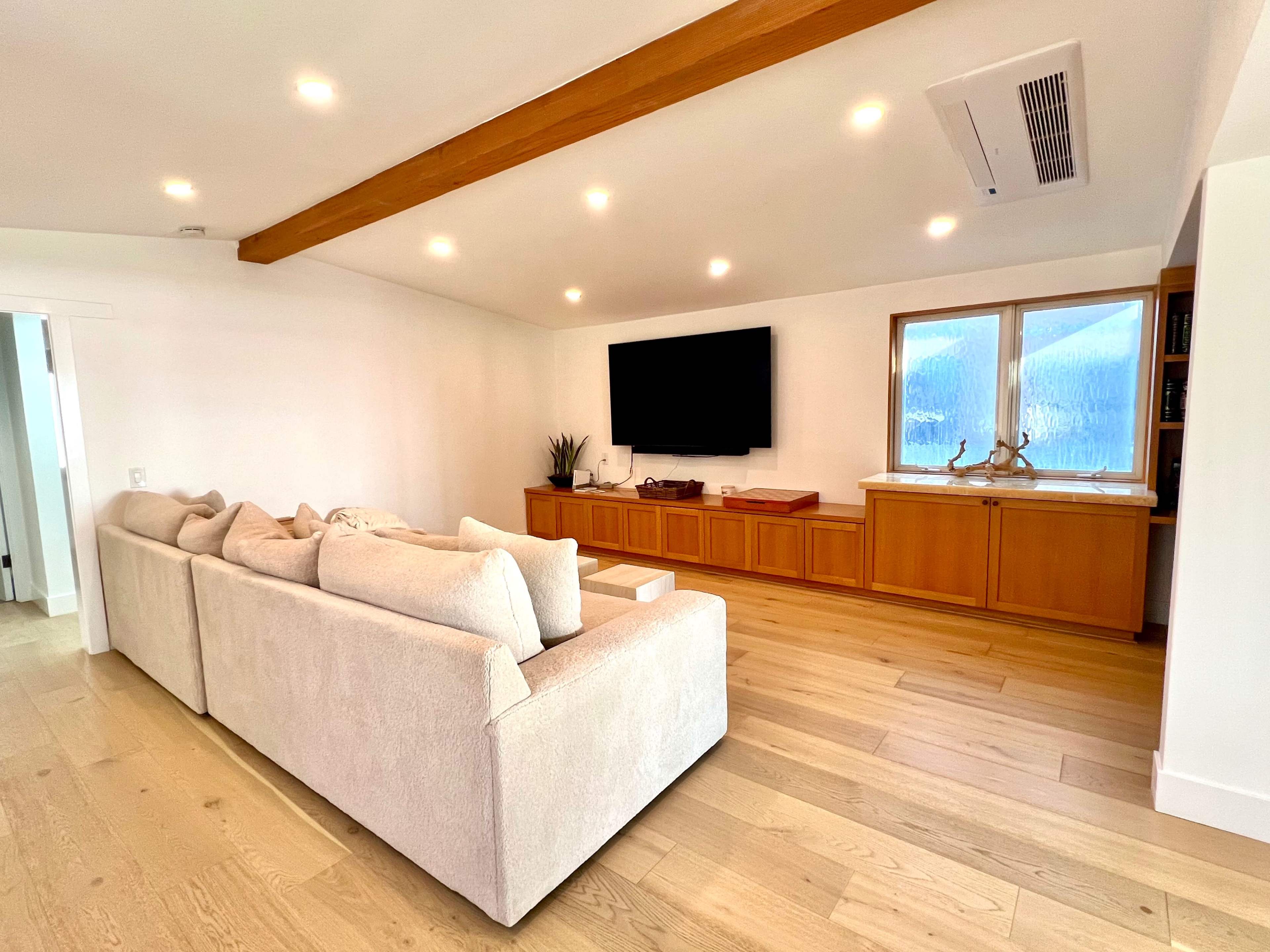 Fantastic Beachfront Townhome with rooftop deck Image in Venice, Venice, CA