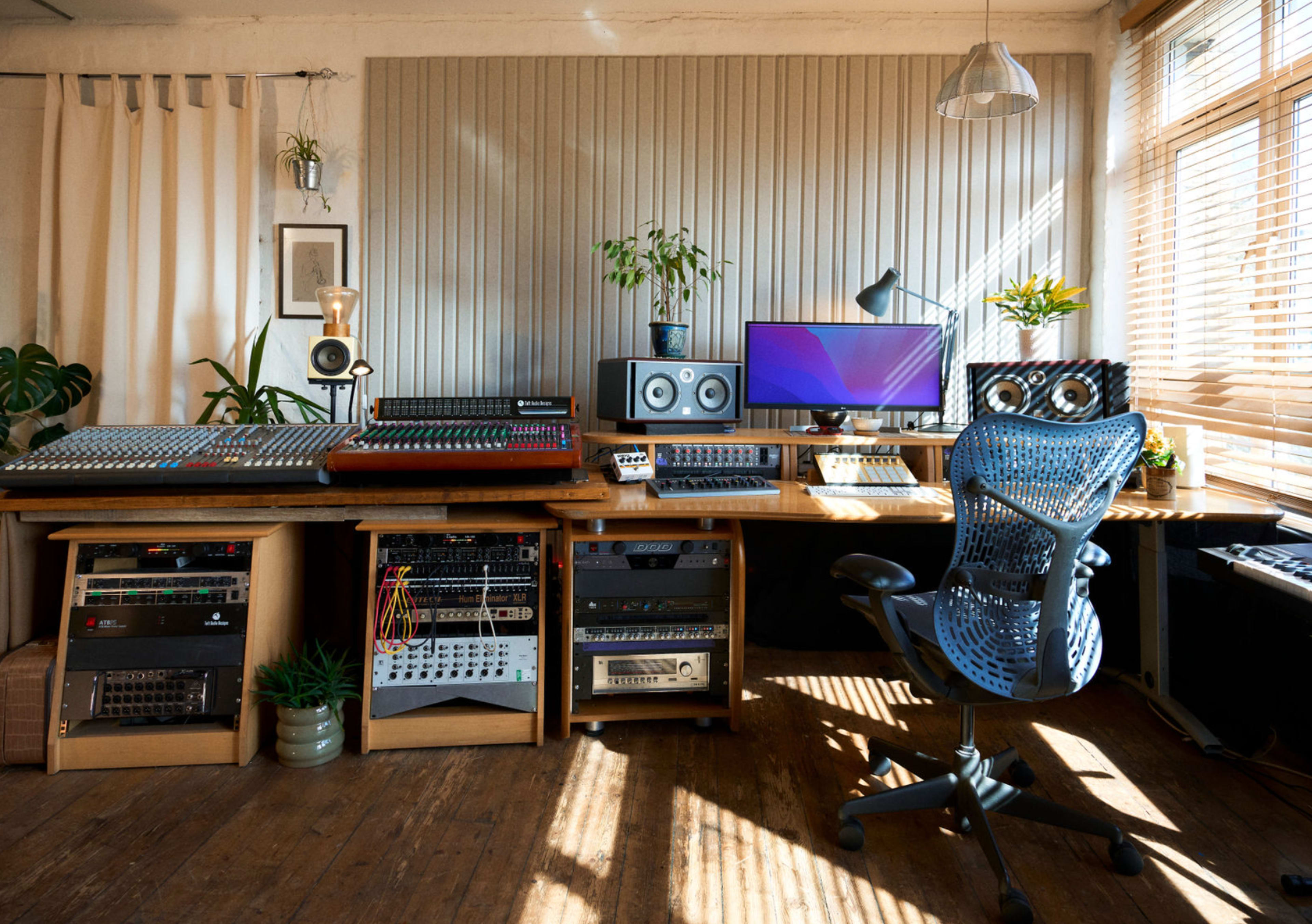 A Boutique Studio in Central London filled with Natural Light Image in Clerkenwell, London, ENG