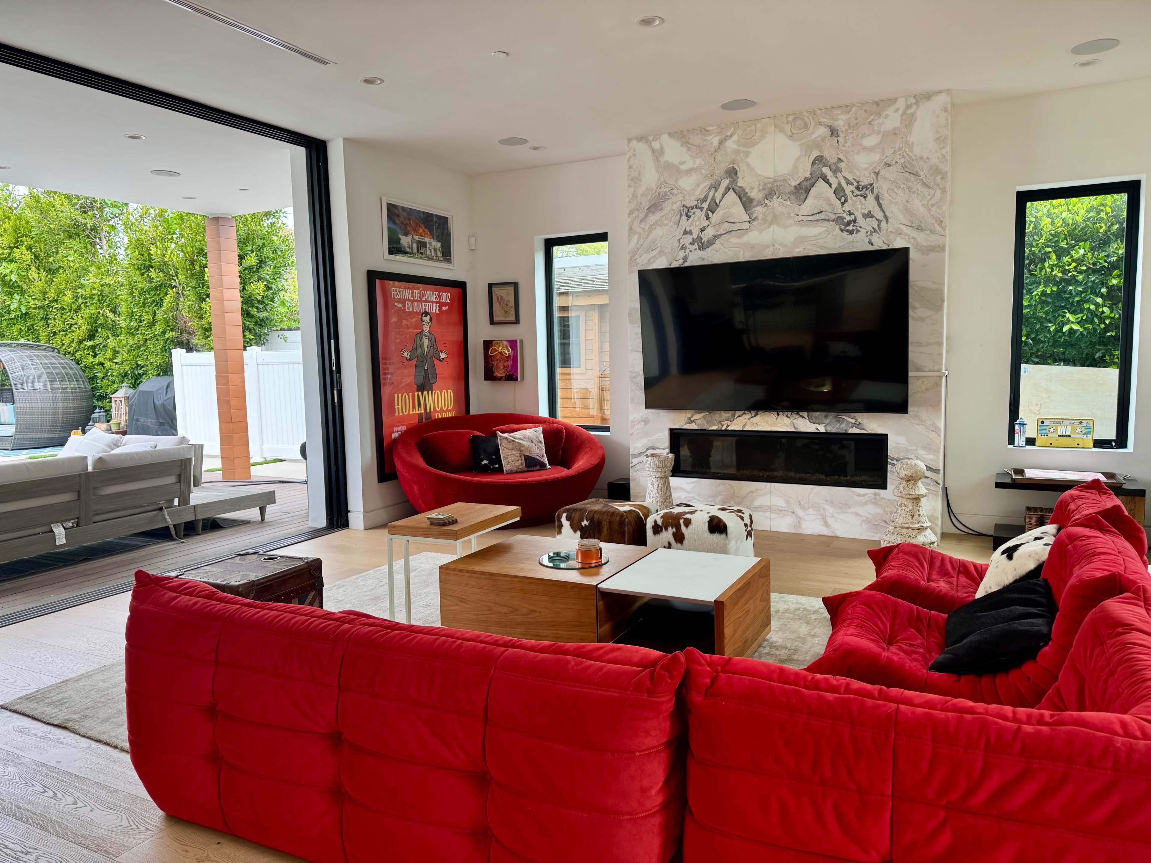 Modern Los Angeles Home with Rooftop Deck and Pool Image in Beverlywood, Los Angeles, CA