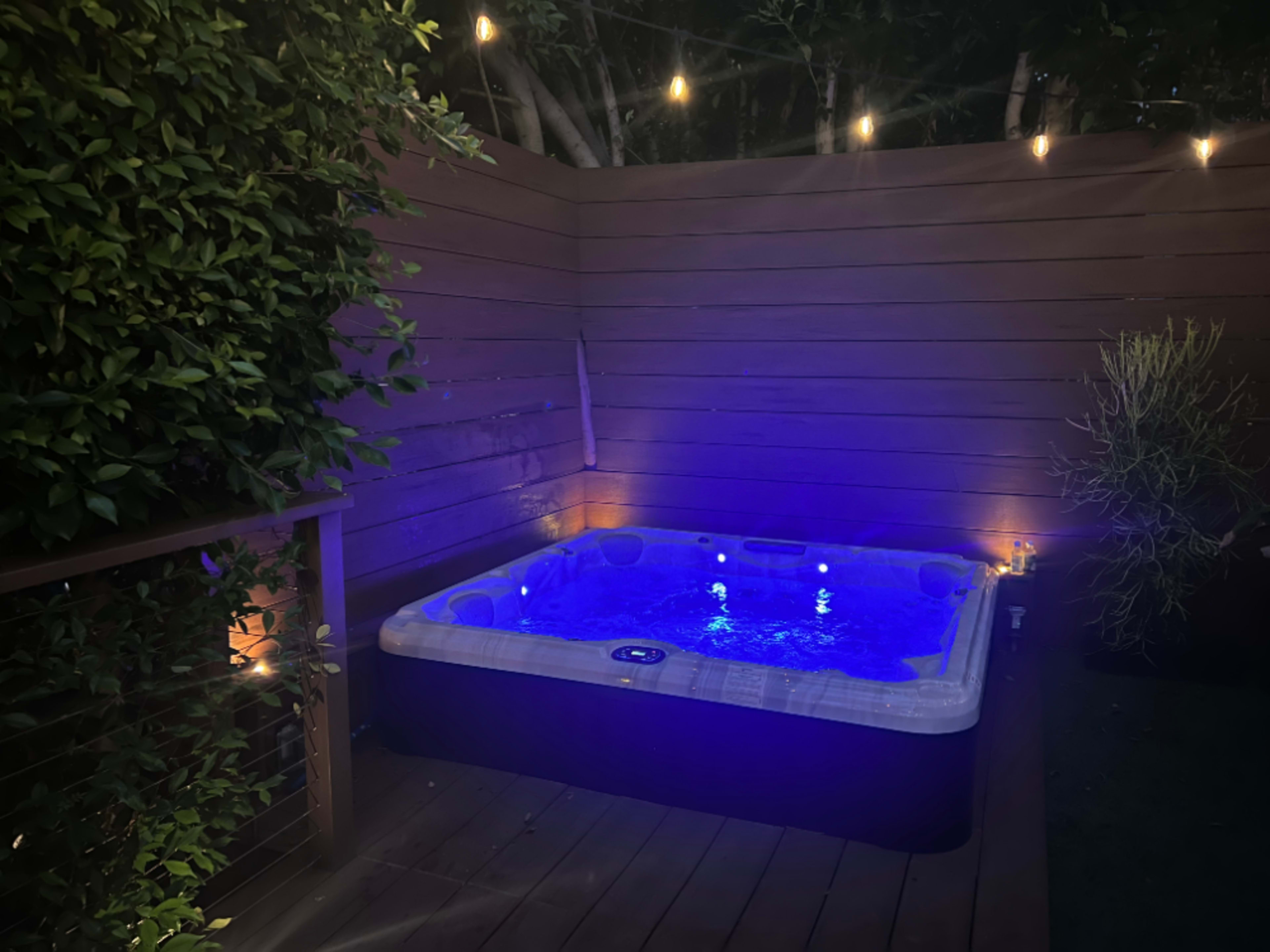 Outdoor Private Hydrotherapy Spa Jacuzzi