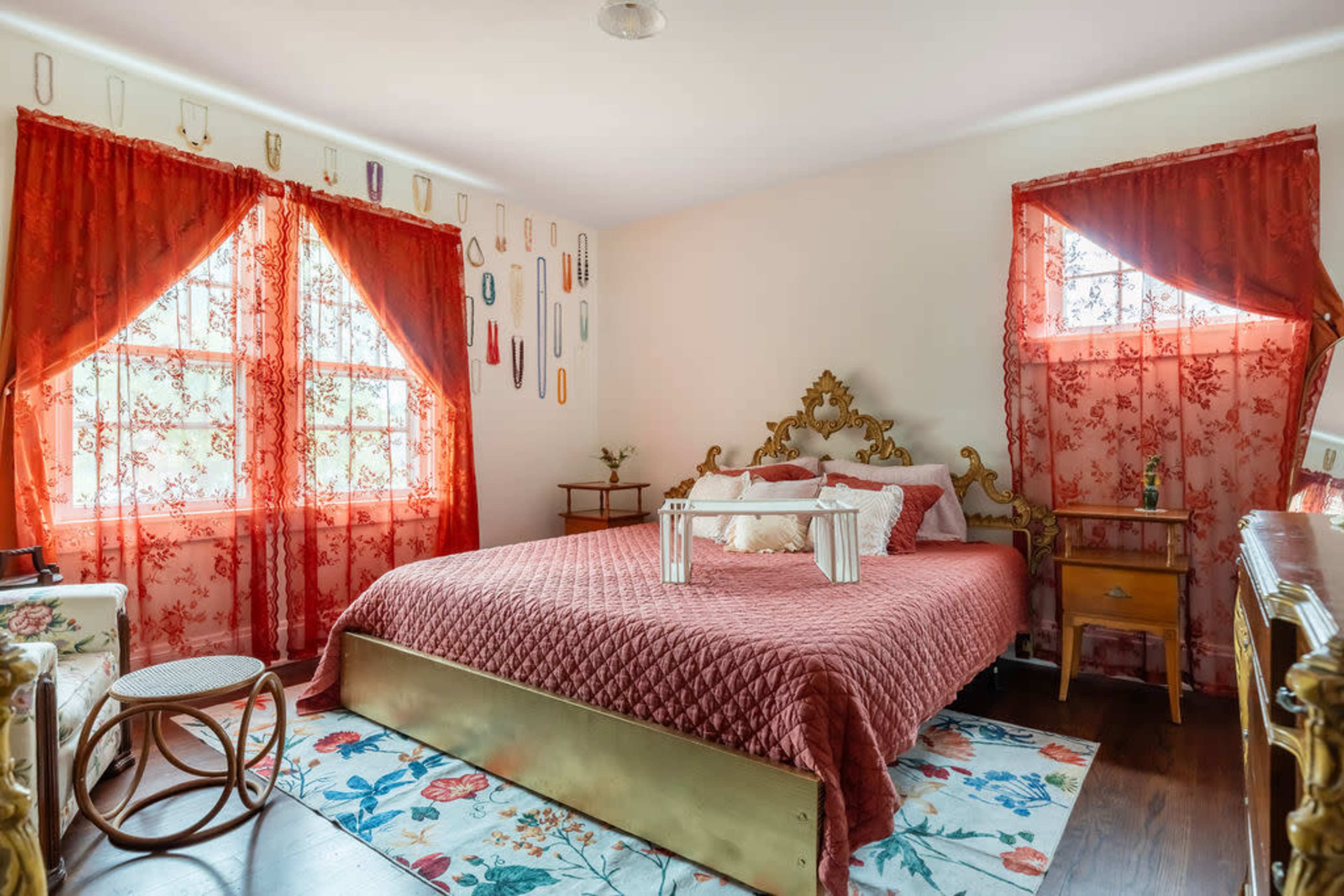 Granny's Time Capsule Image in Euclid, Euclid, OH