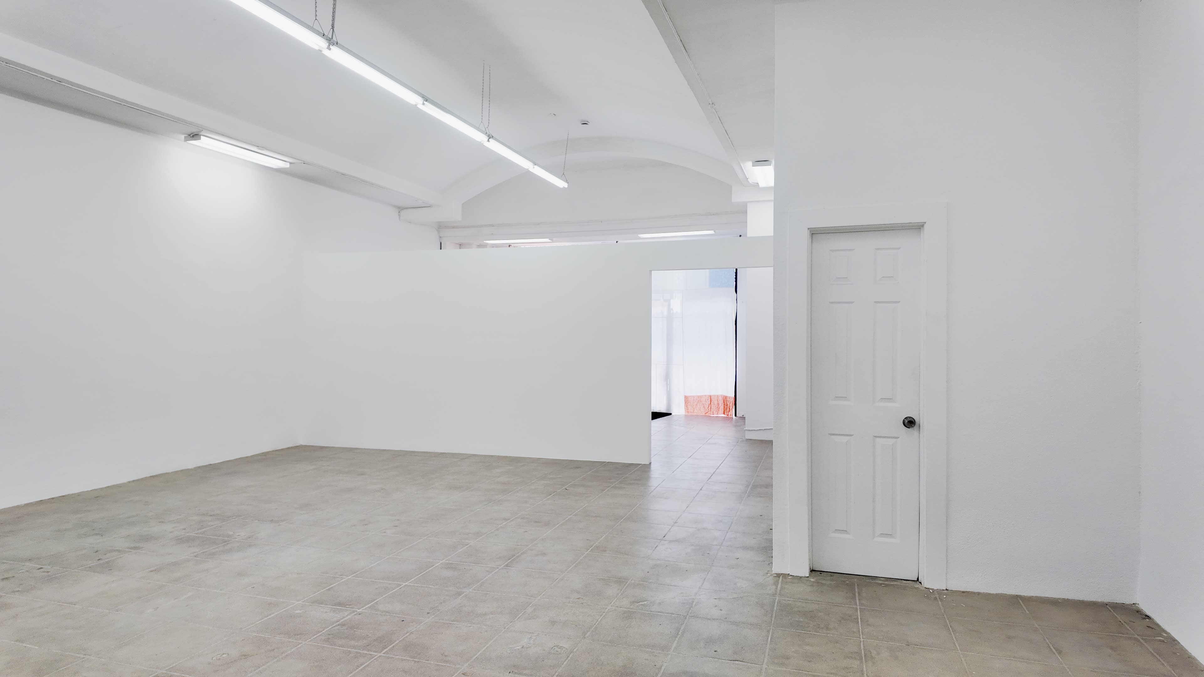 Koreatown Studio with High Arch Ceiling and newly painted white walls Image in Koreatown, Los Angeles, CA