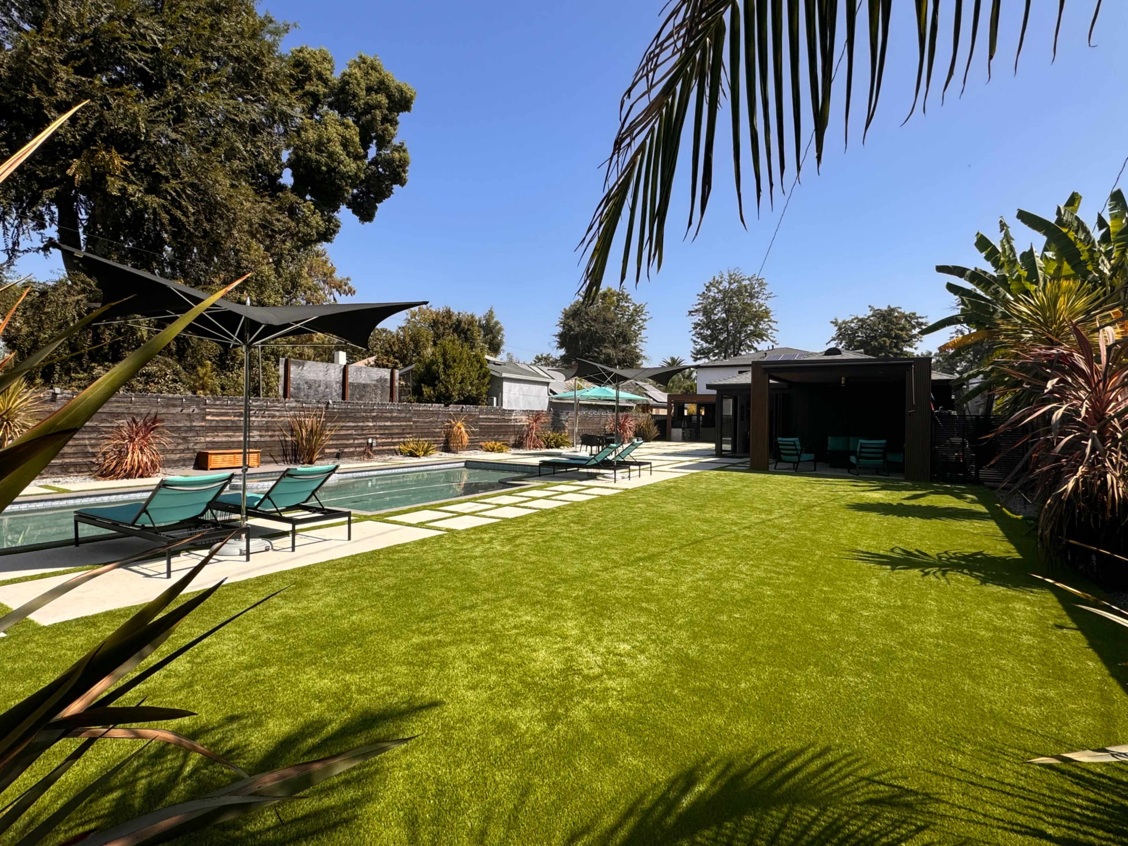Spectacular Modern backyard & guest house Image in Los Cerritos, Long Beach, CA