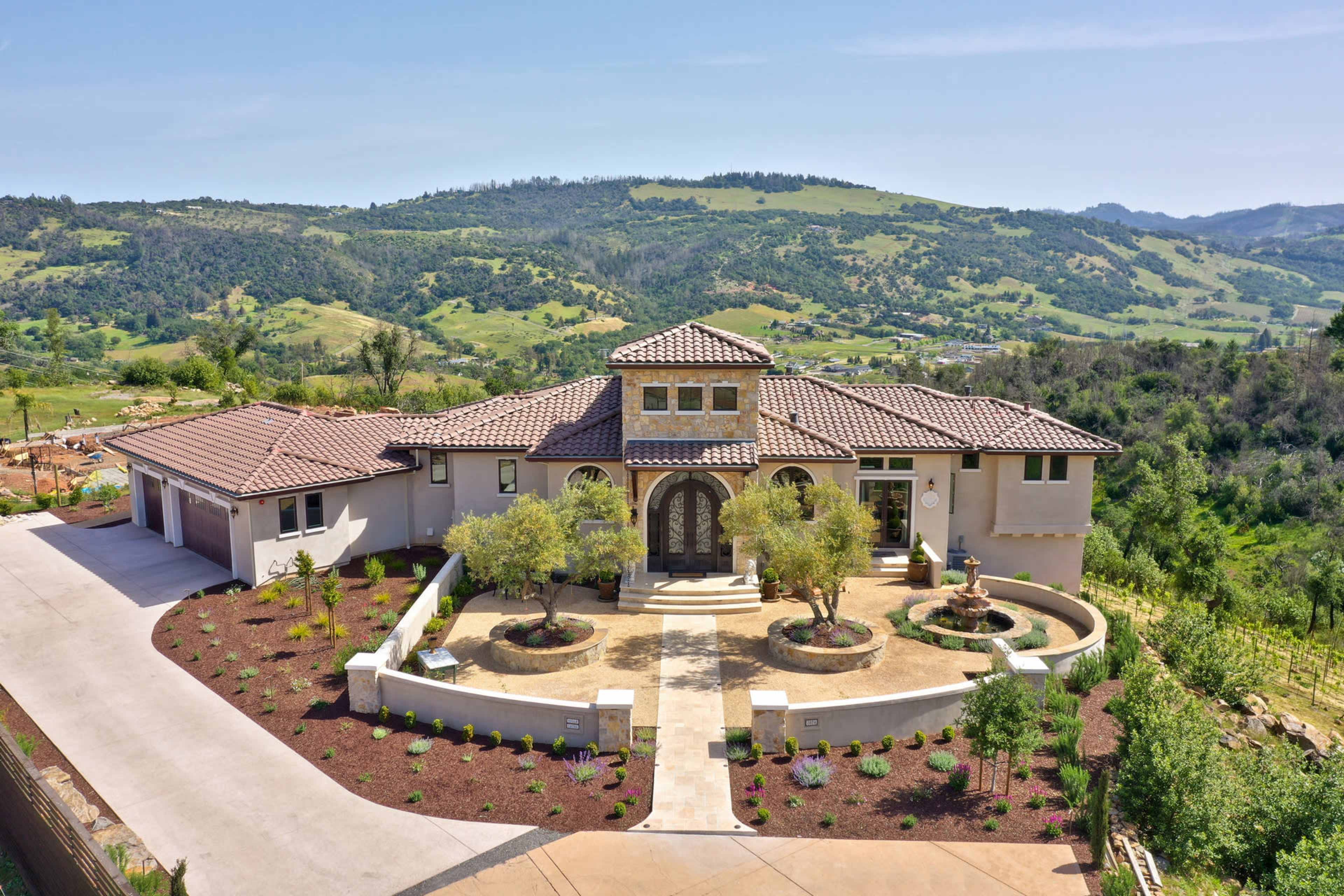 Tuscan-style home with Spacious Mountain View’s Image in Santa Rosa, Santa Rosa, CA