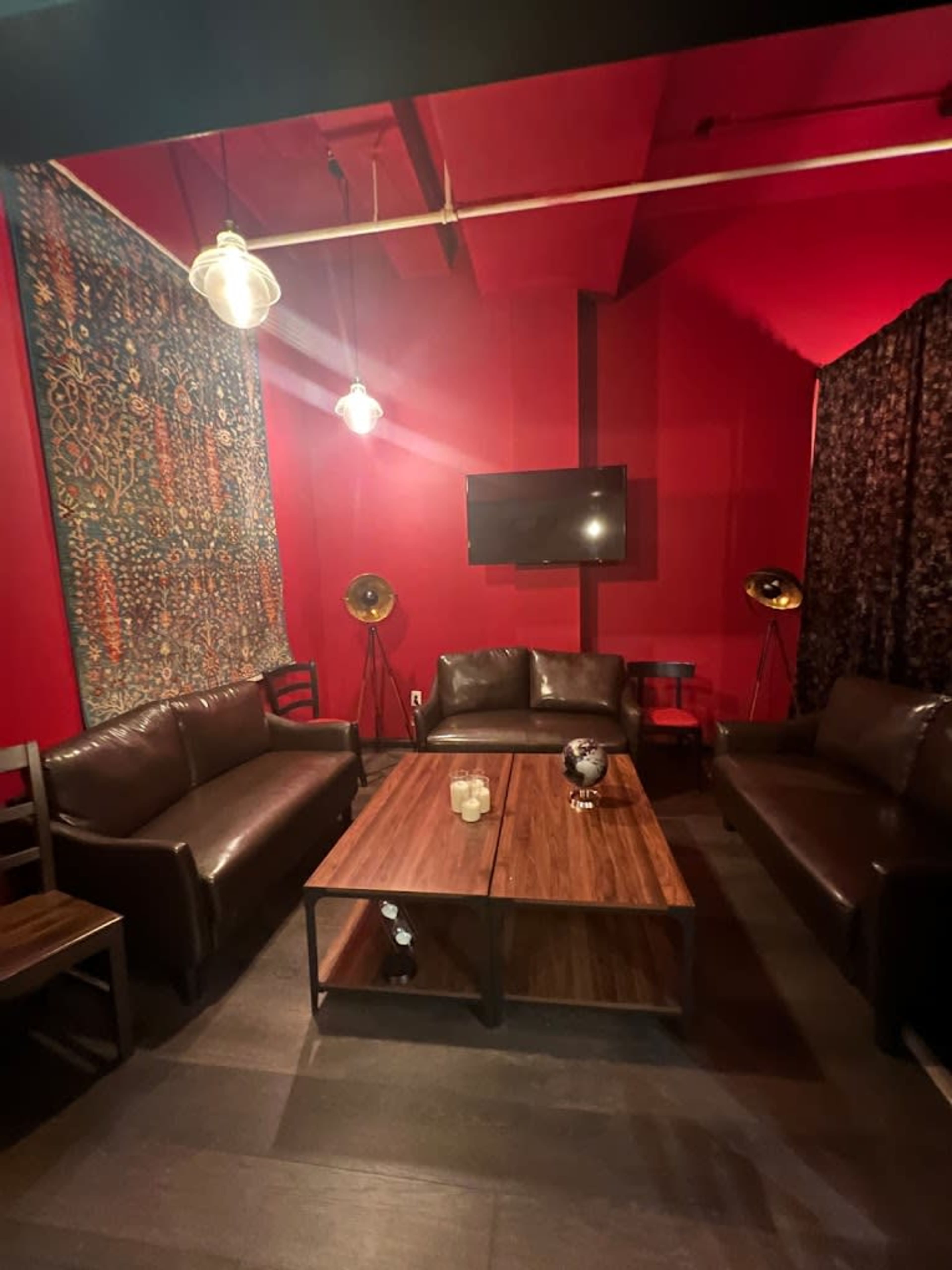 Stylish Lounge Gallery with a speakeasy Vibe Image in Lynn, Lynn, MA