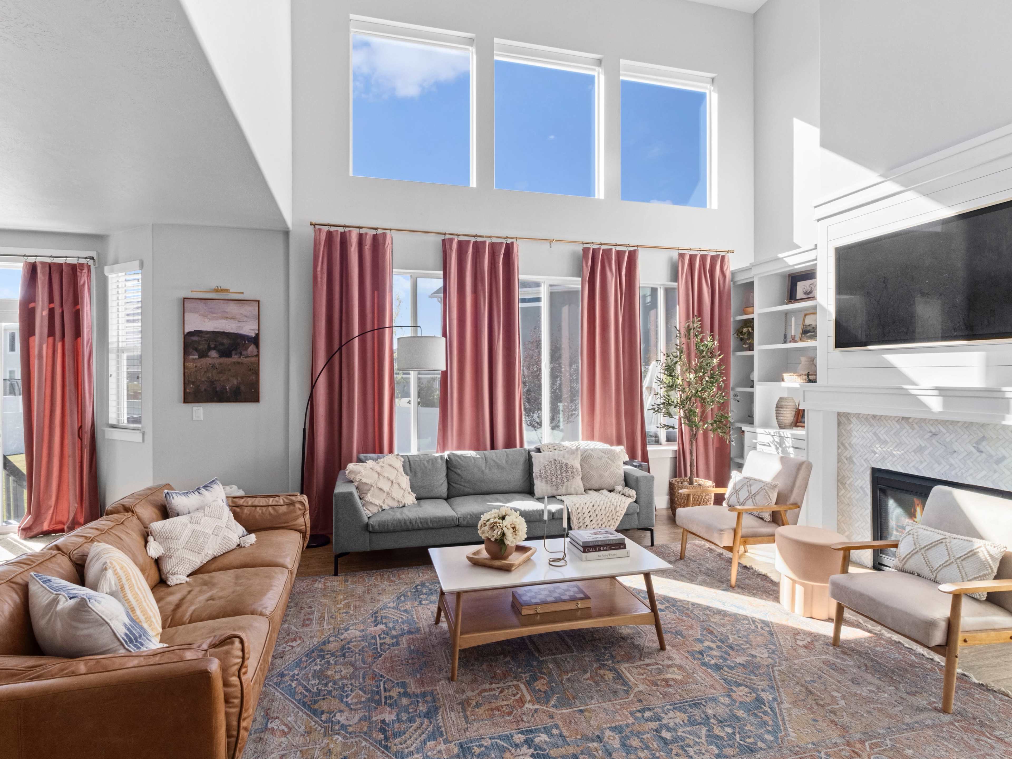 Welcoming Warm Modern Farmhouse Image in Vineyard, Vineyard, UT