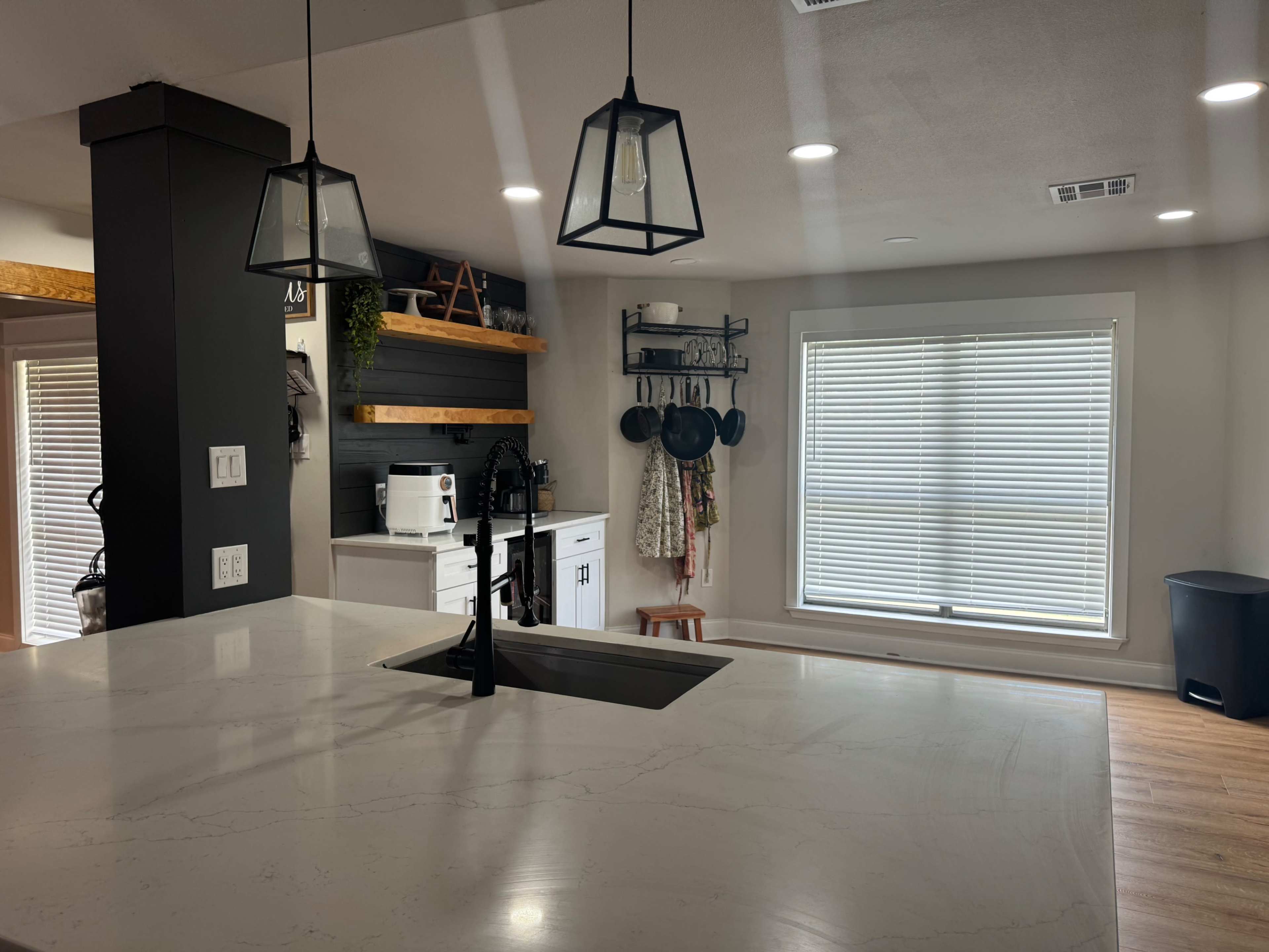 Cozy Modern Farmhouse Kitchen Image in , Hammond, LA