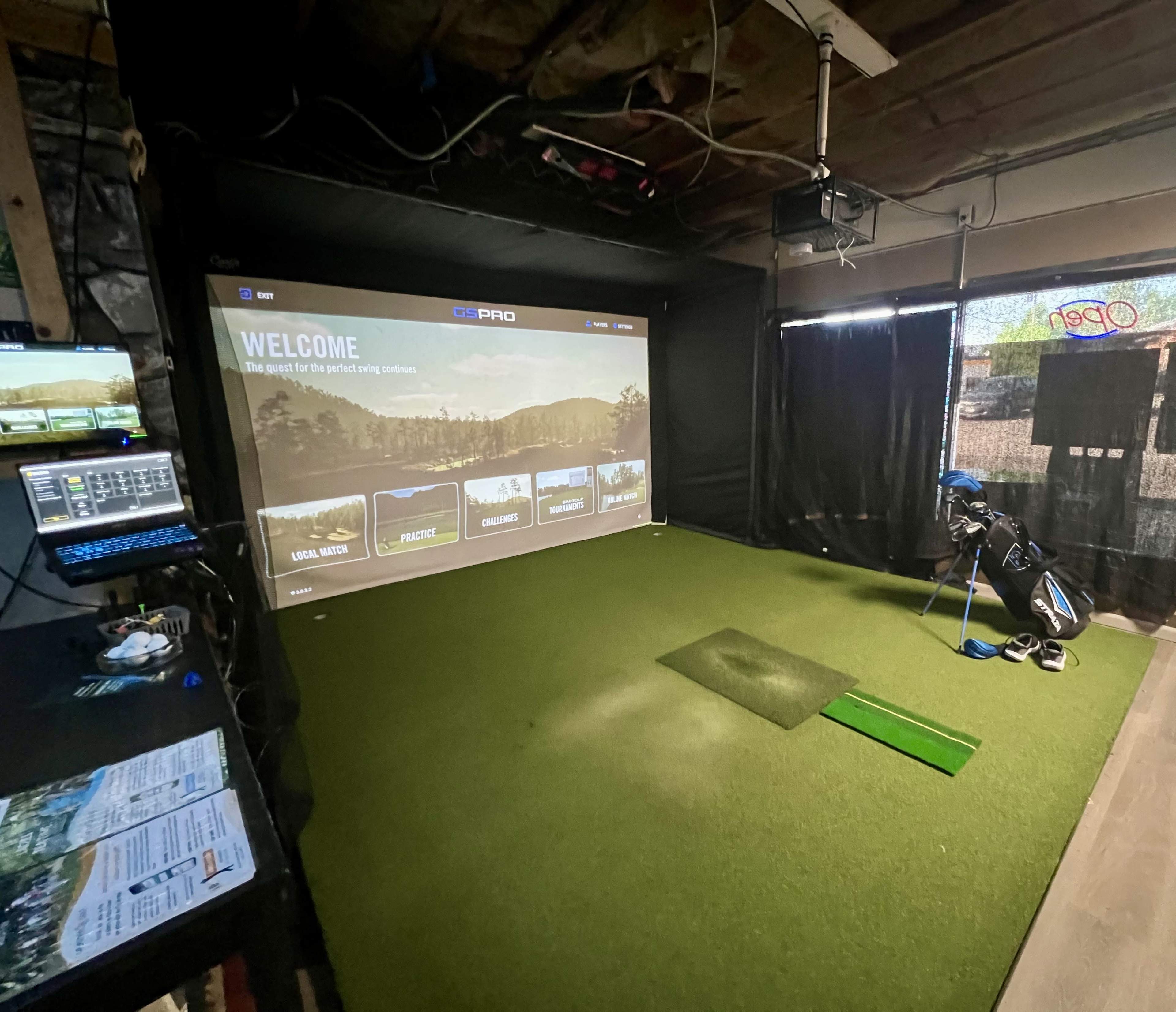 Columbine Sim Golf Studio Image in Millbrook, Littleton, CO