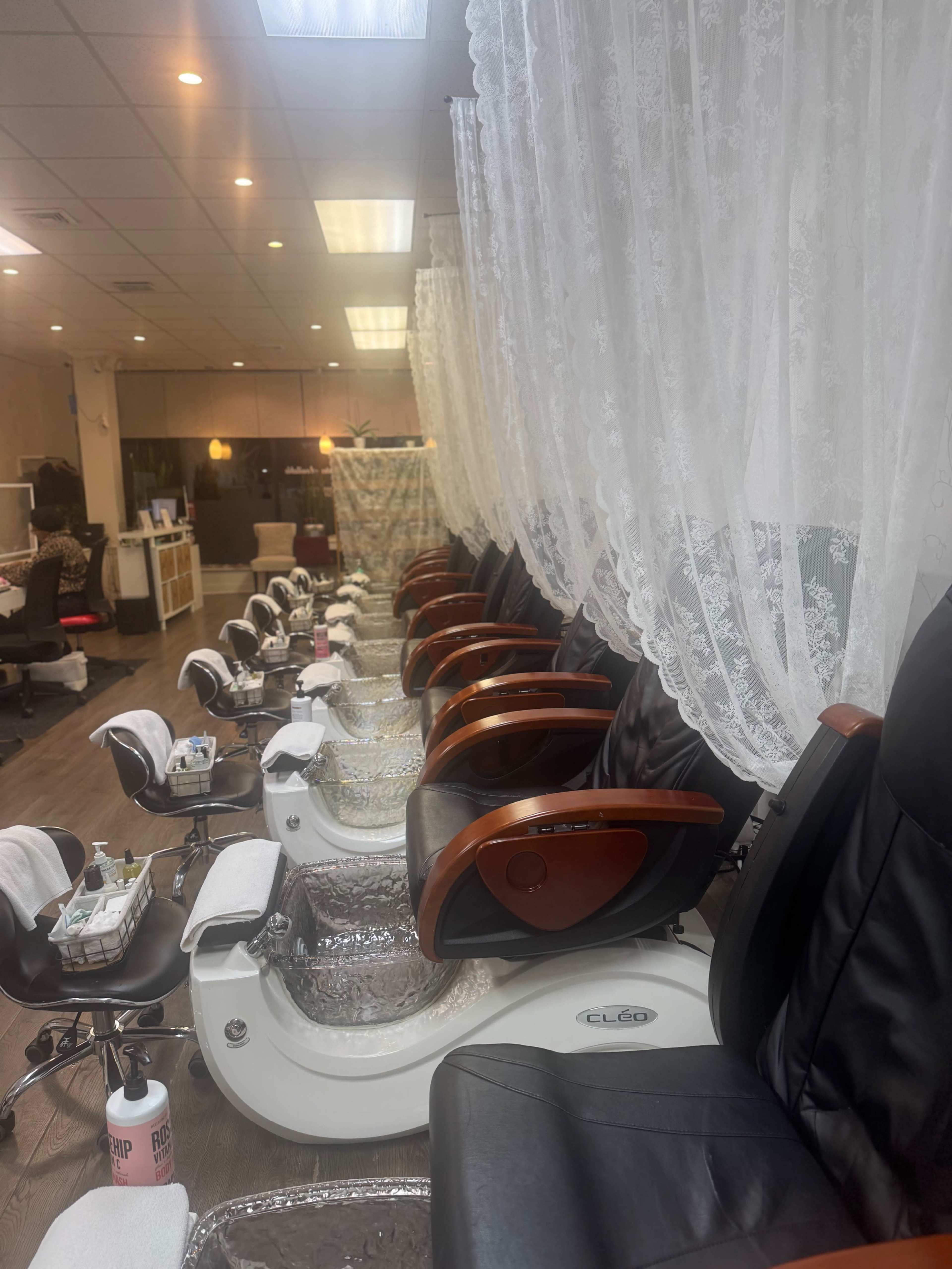Luxury Boutique Nail Salon with Professional Staff & Natural Light For Events Image in West Hartford, West Hartford, CT