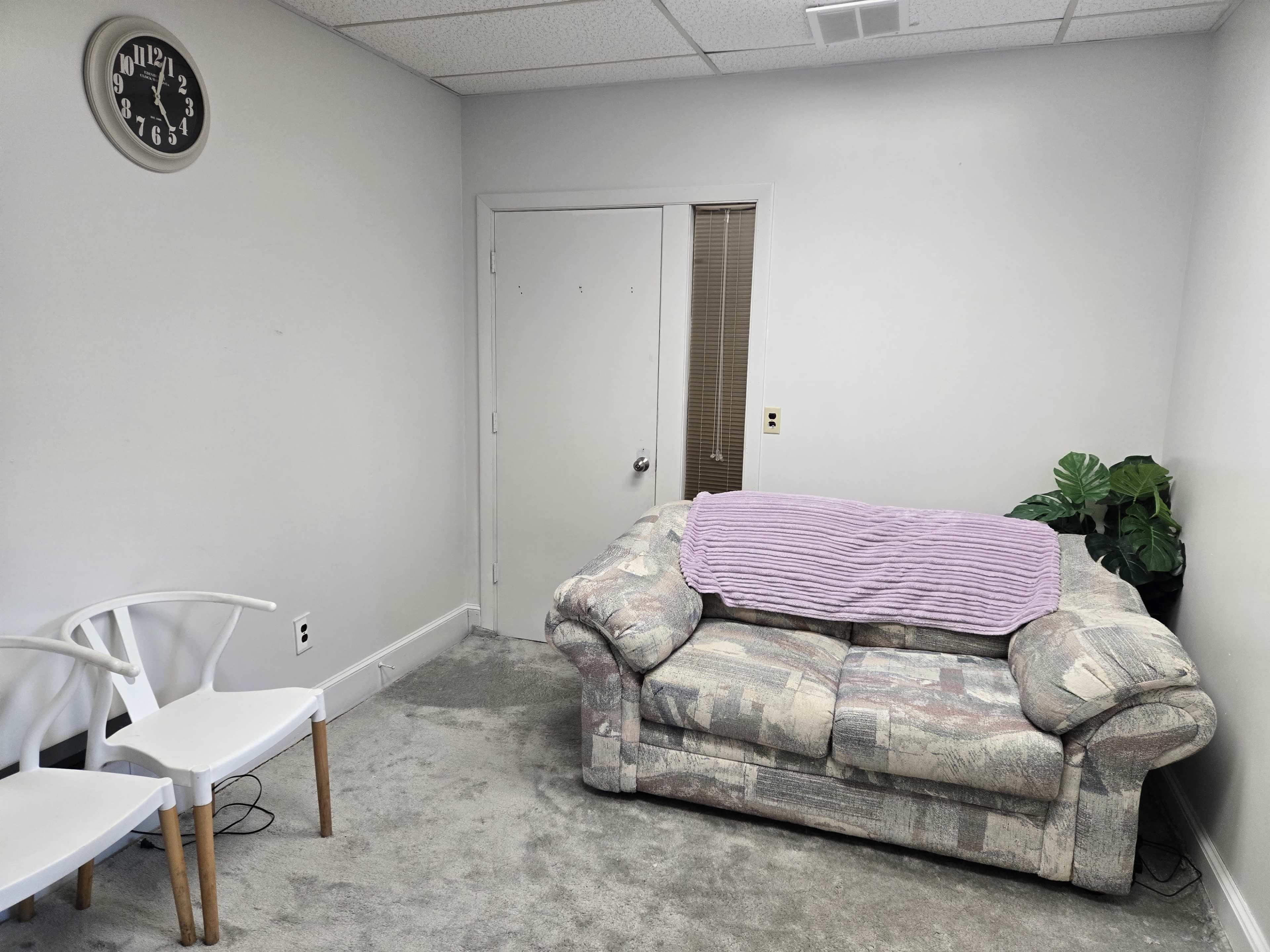 Bright Urban Studio Suite for Meetings & Creative Sessions Image in Plainville, Plainville, MA