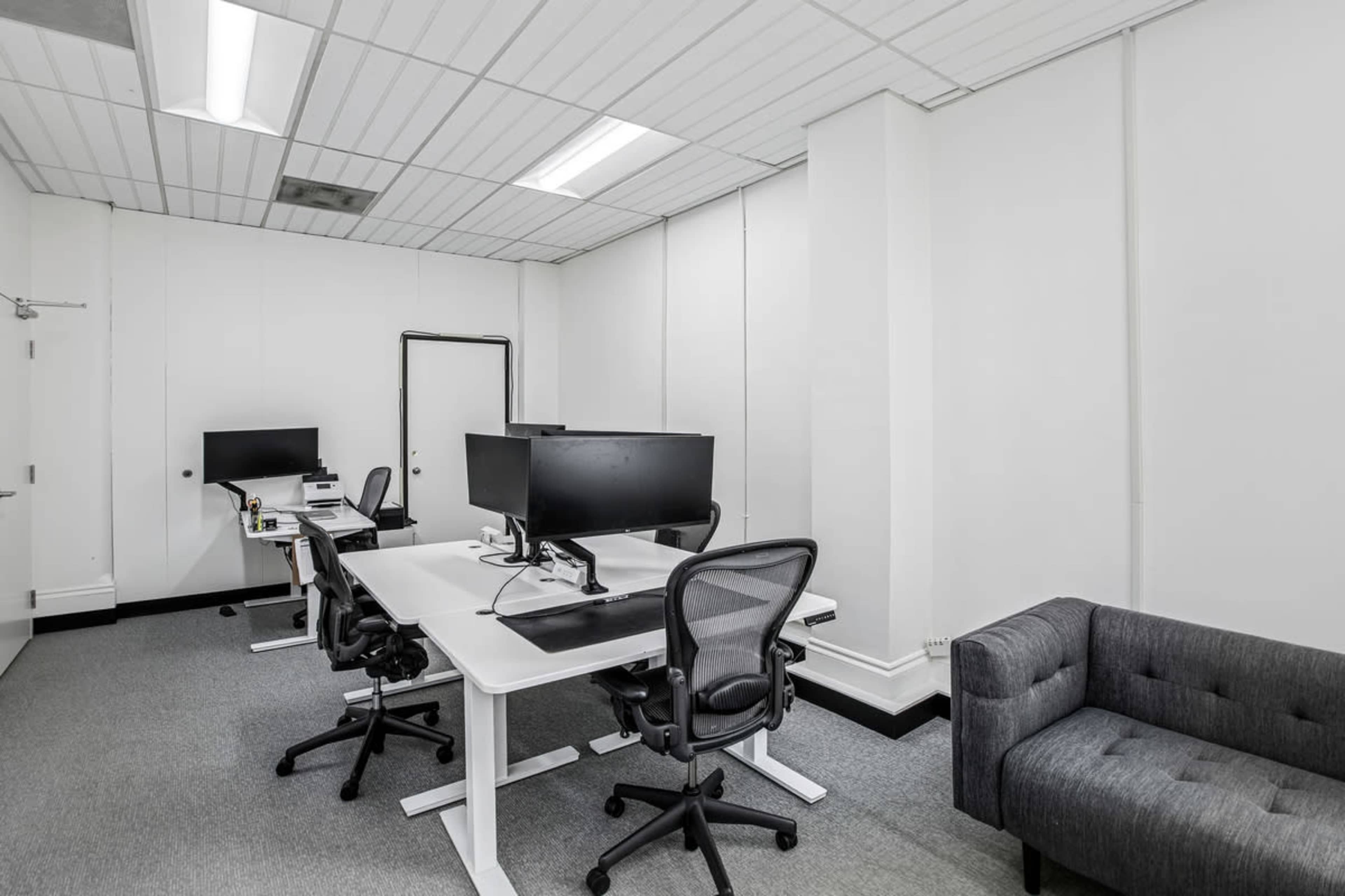Bright & Modern Workspace with 1 Breakout Room Image in Union Square, San Francisco, CA
