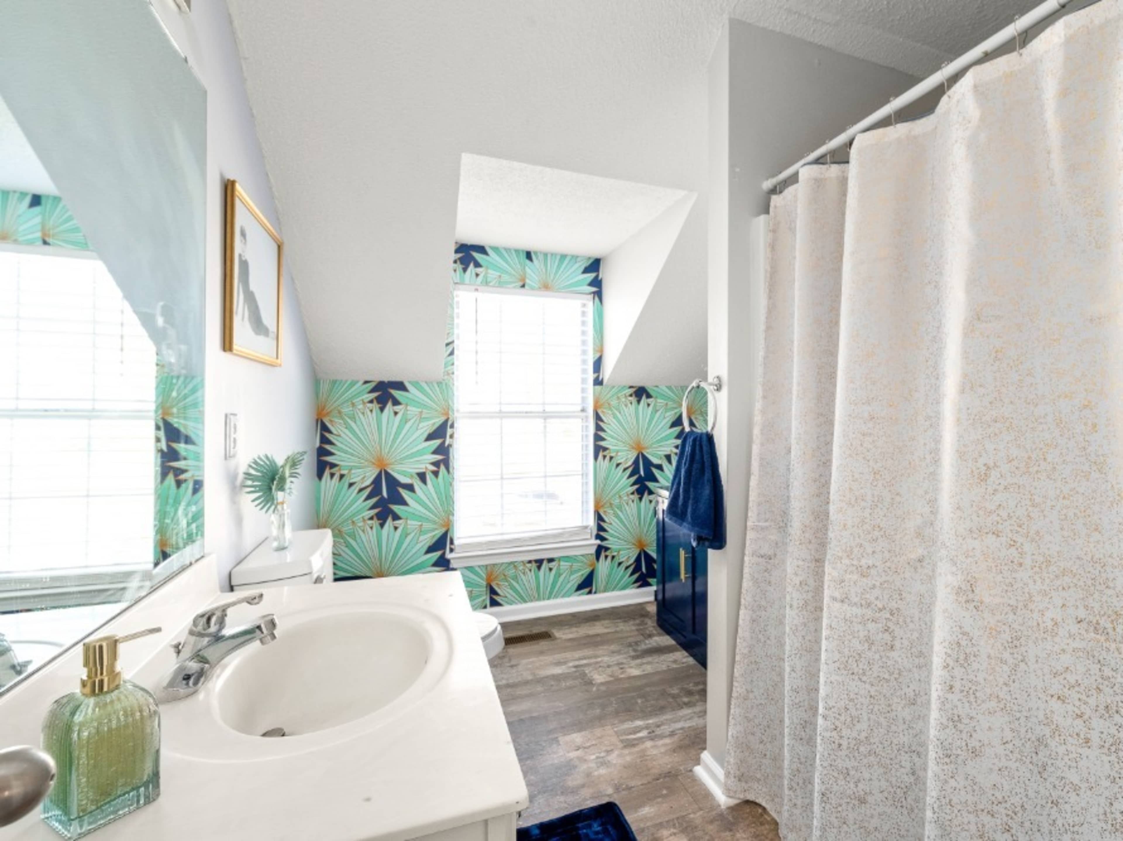 Full Bathroom